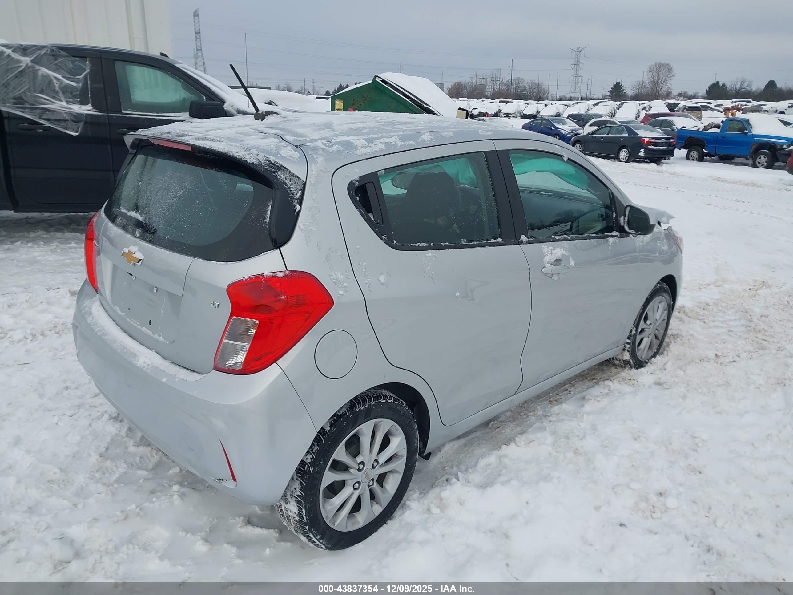 CHEVROLET SPARK image 4