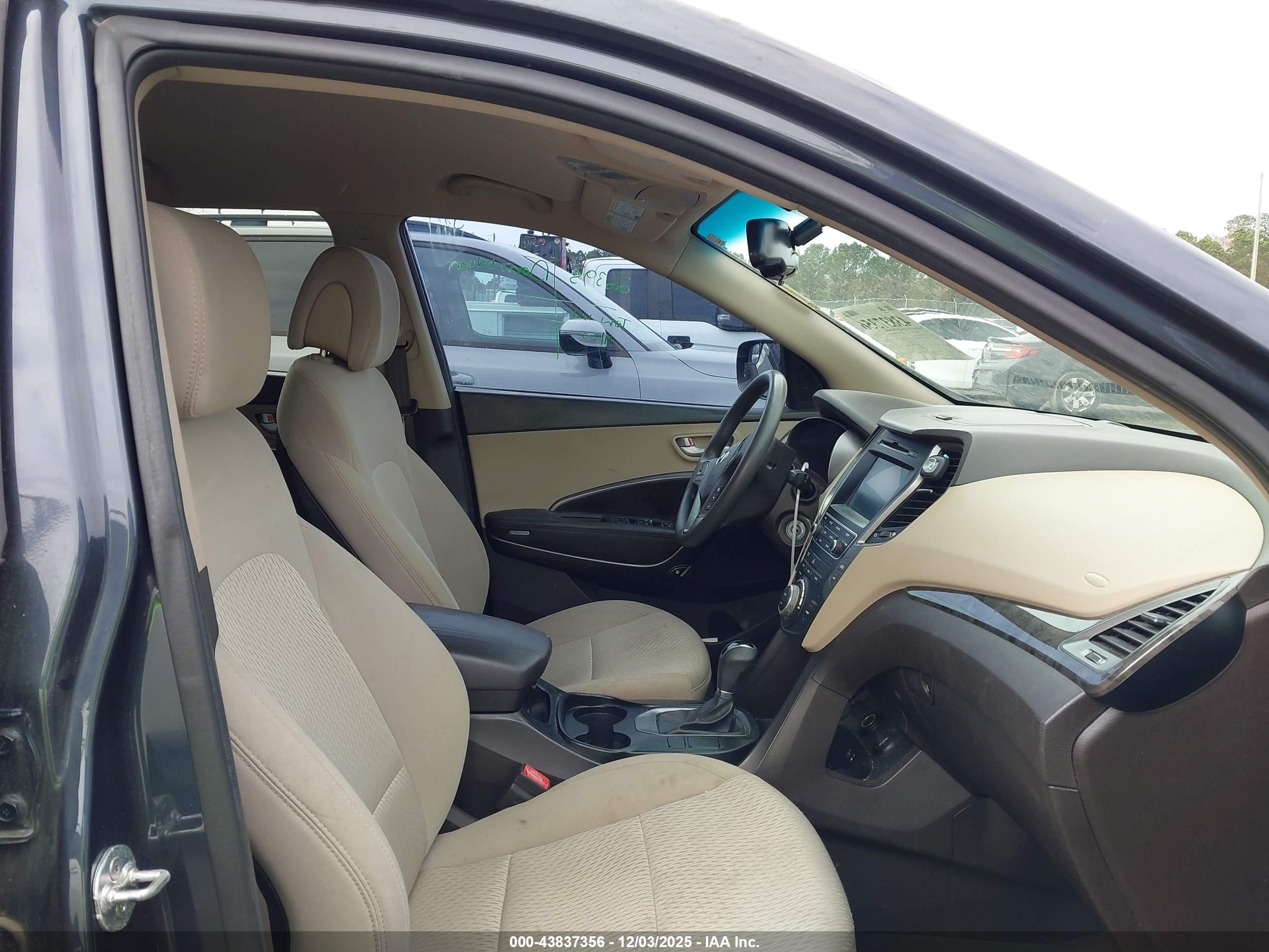 HYUNDAI SANTA image 5