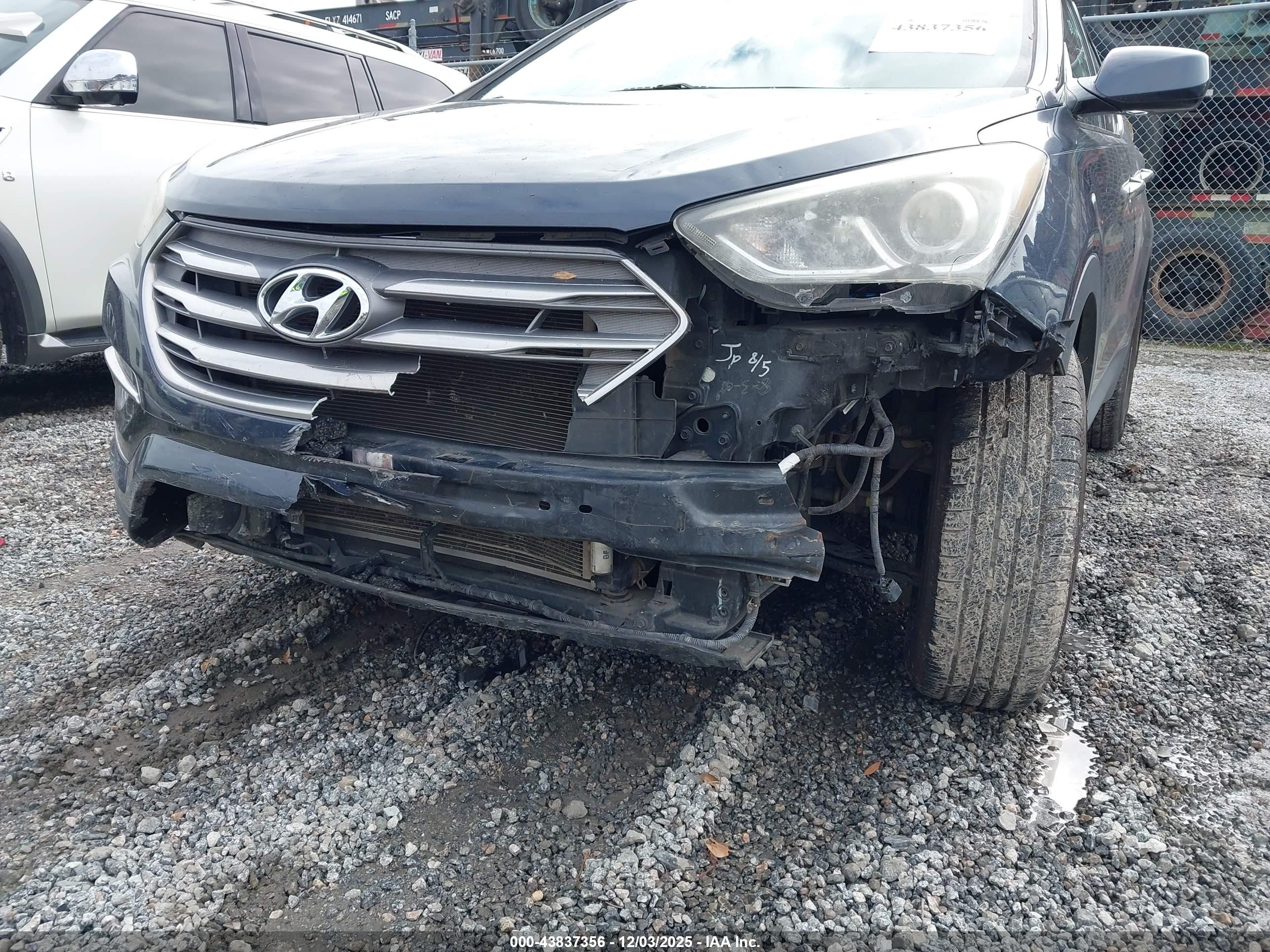 HYUNDAI SANTA image 6
