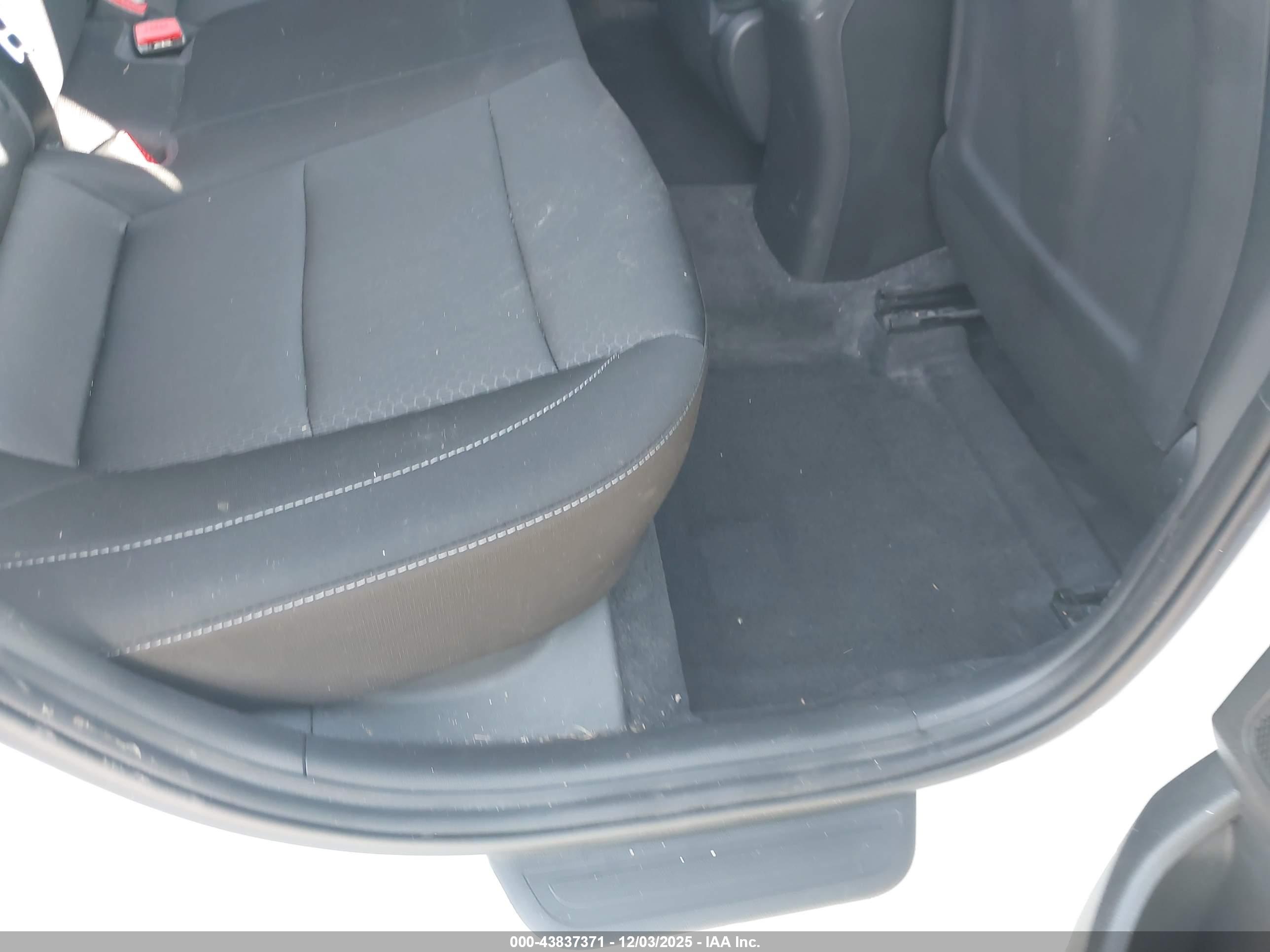 HYUNDAI ELANTRA image 8