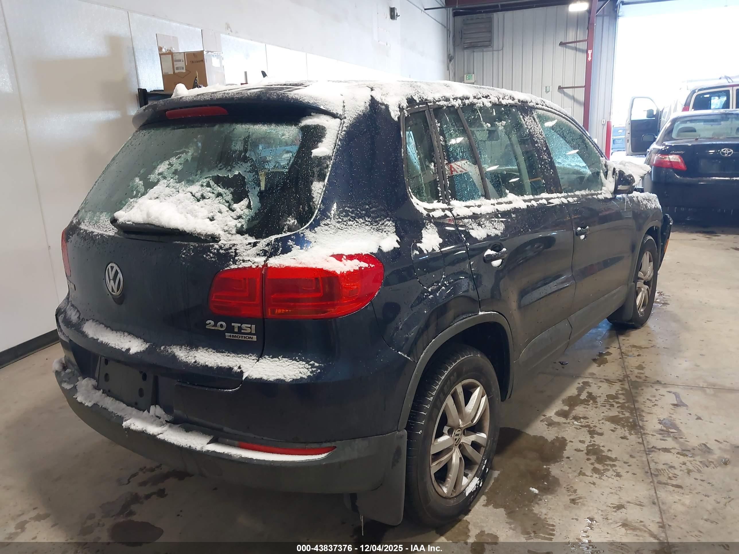 VOLKSWAGEN TIGUAN image 4