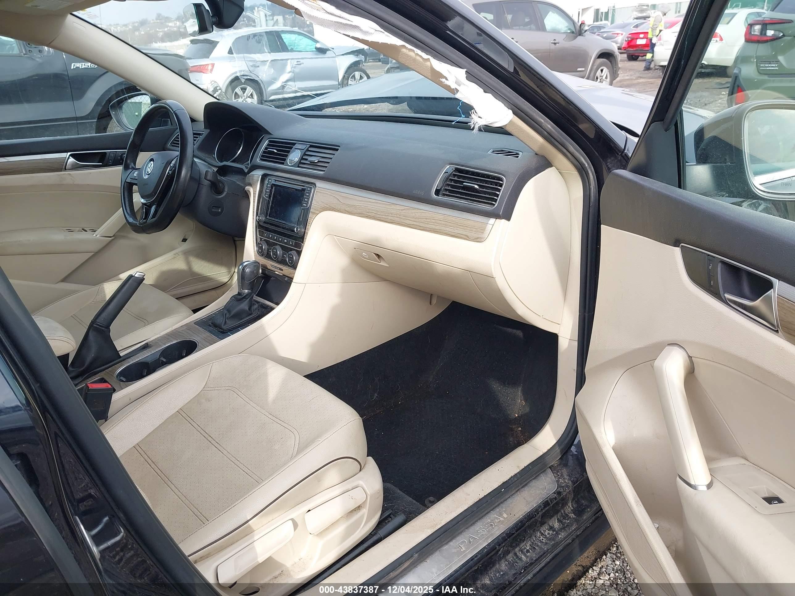 VOLKSWAGEN PASSAT image 5
