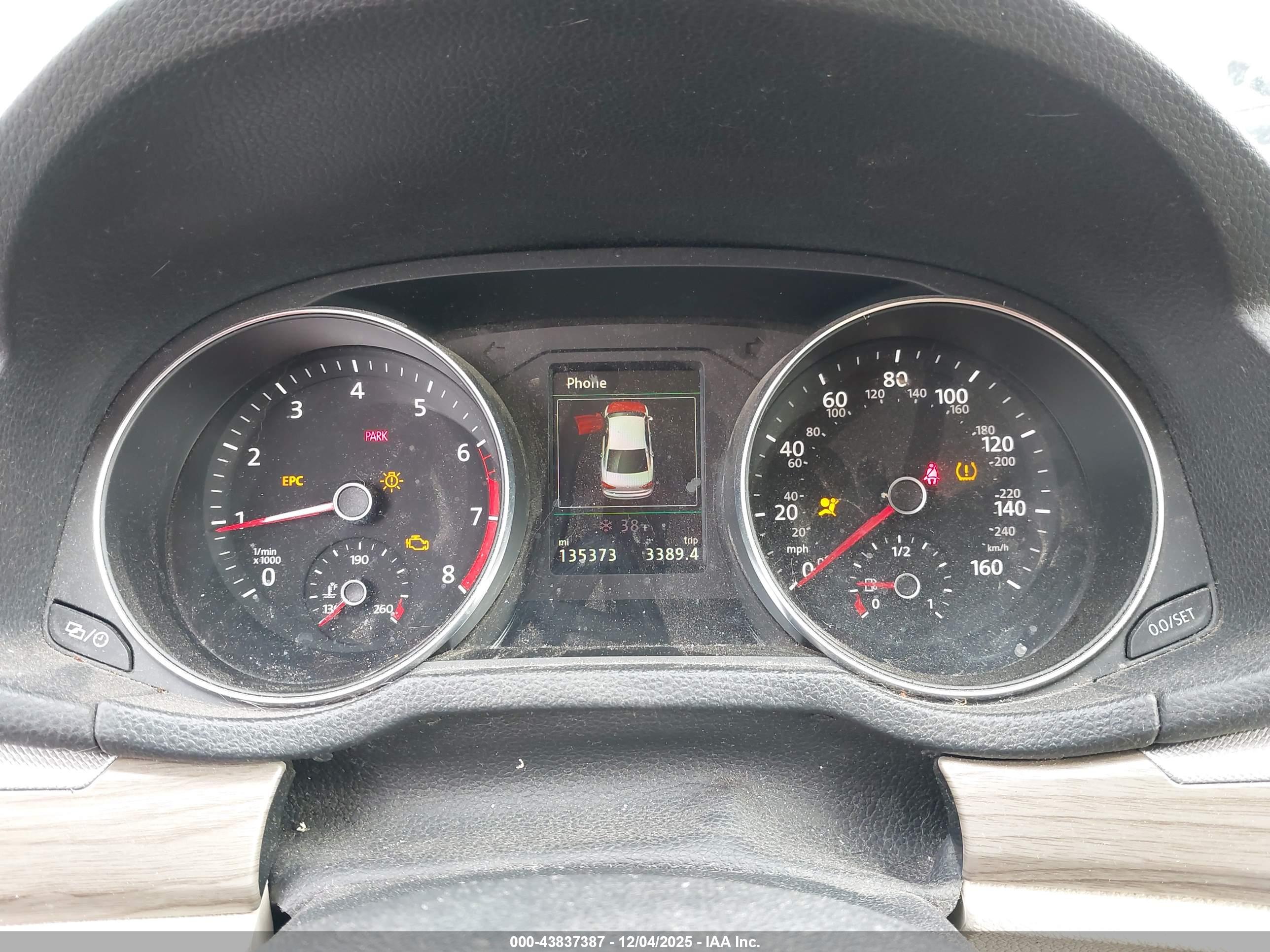 VOLKSWAGEN PASSAT image 7
