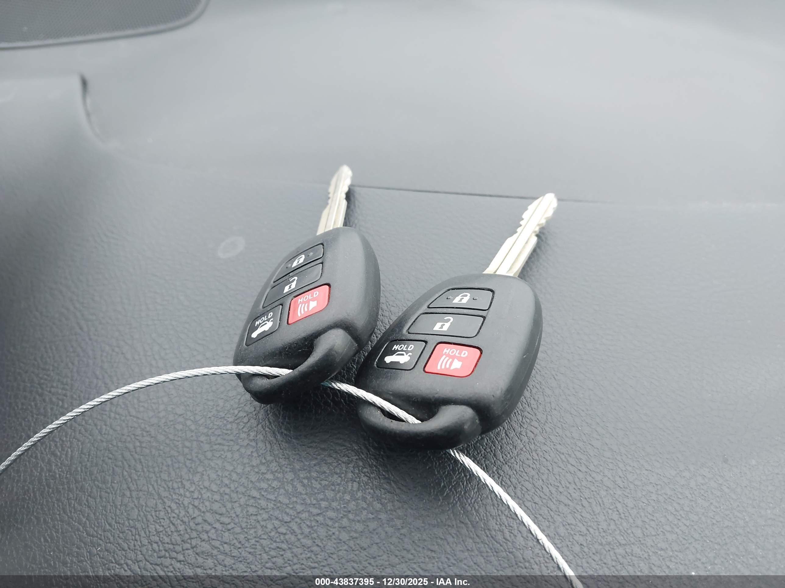 TOYOTA CAMRY image 11