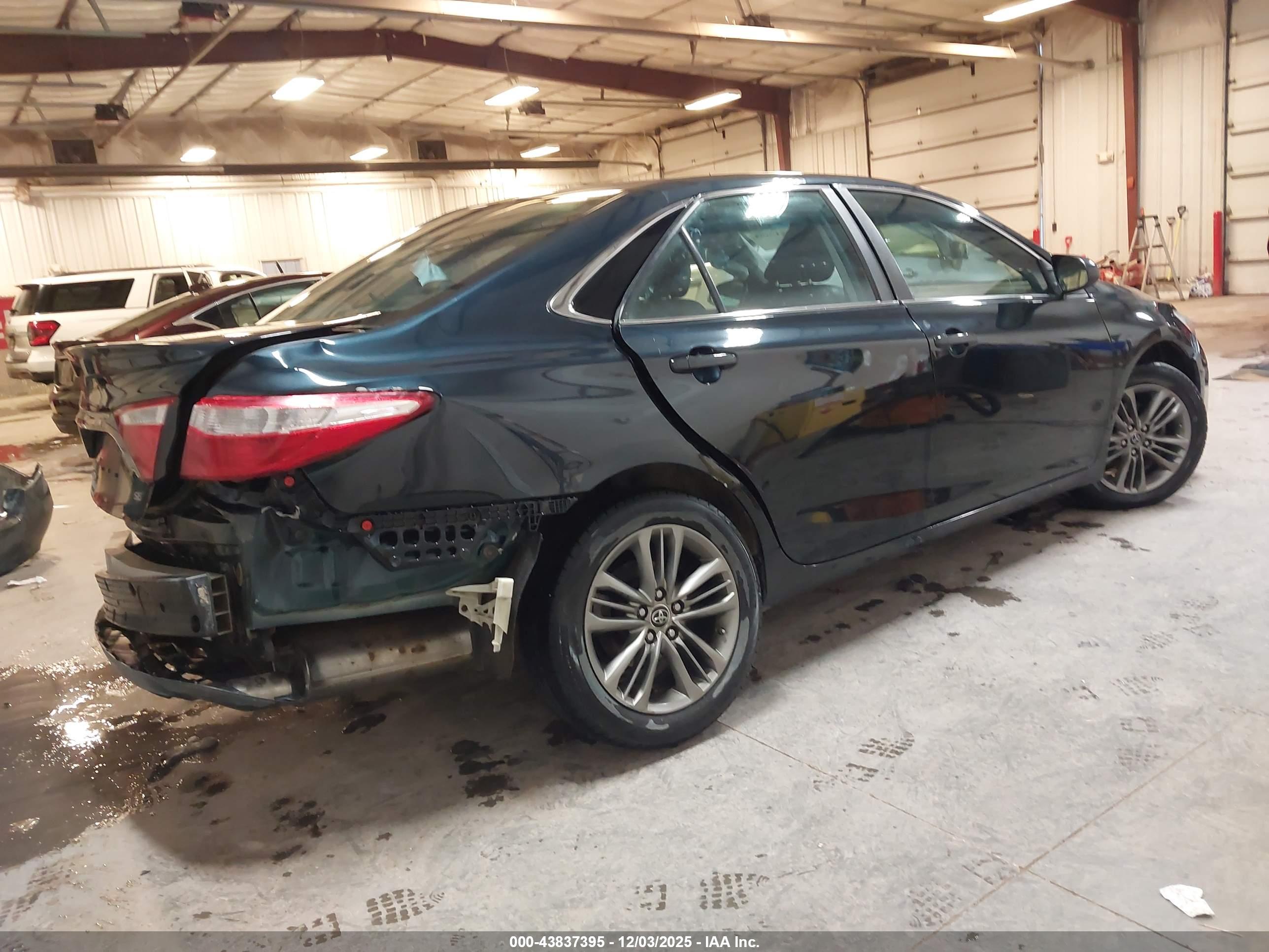 TOYOTA CAMRY image 4