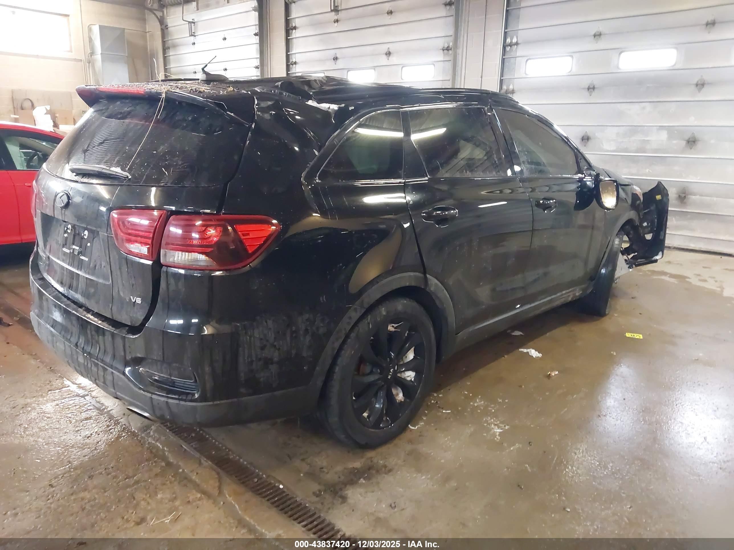 KIA SORENTO image 4