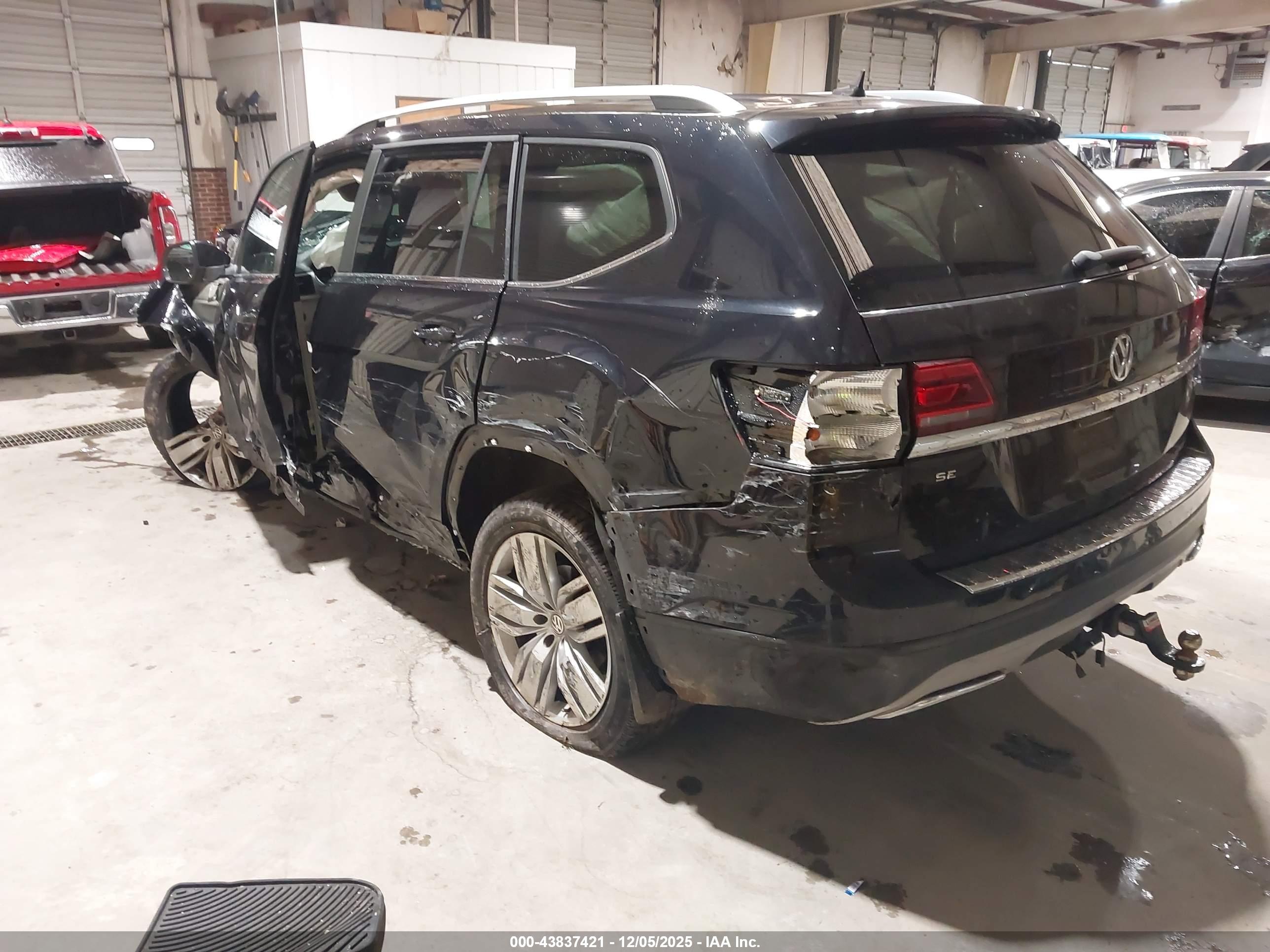 VOLKSWAGEN ATLAS image 3