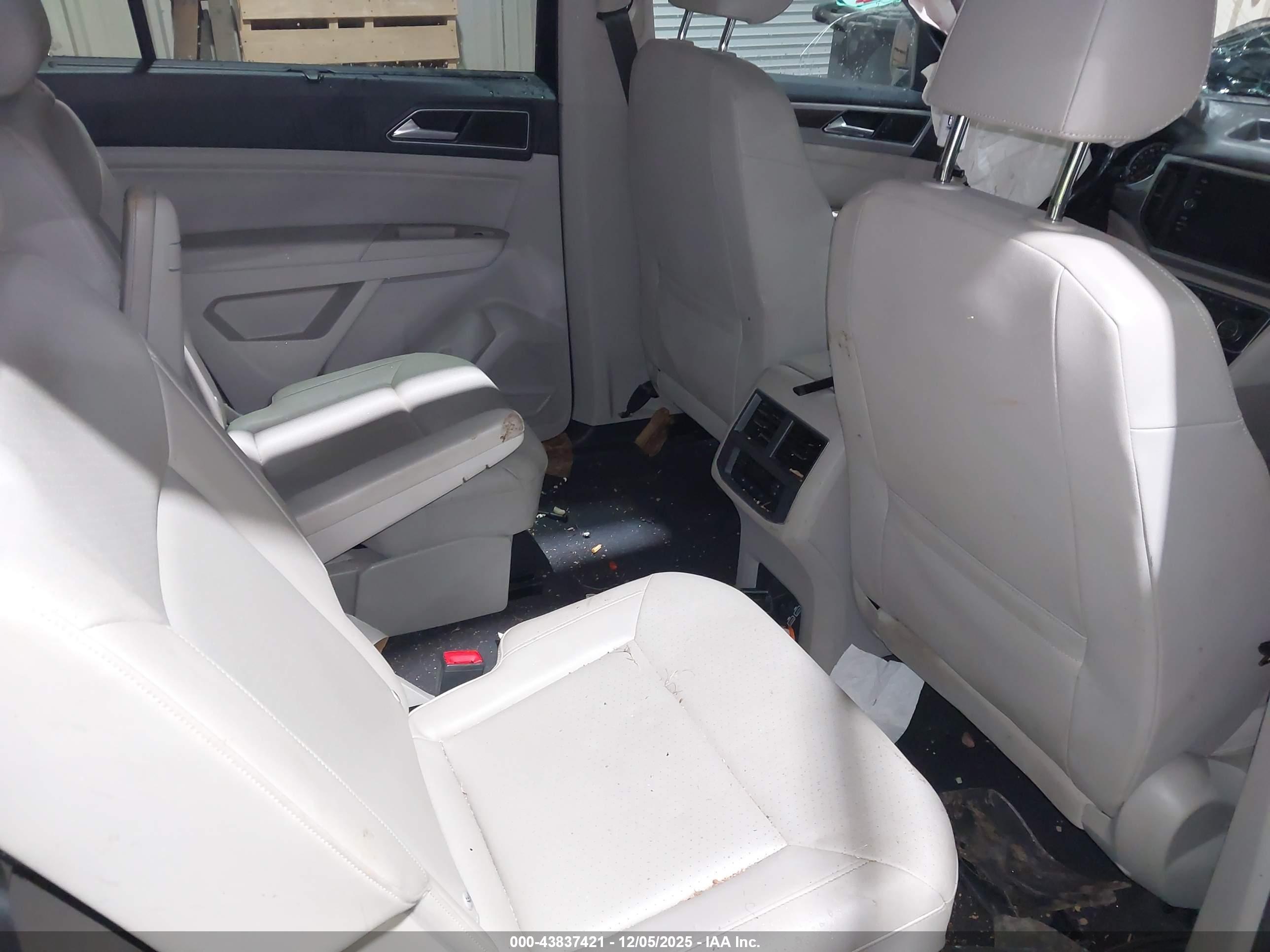 VOLKSWAGEN ATLAS image 8