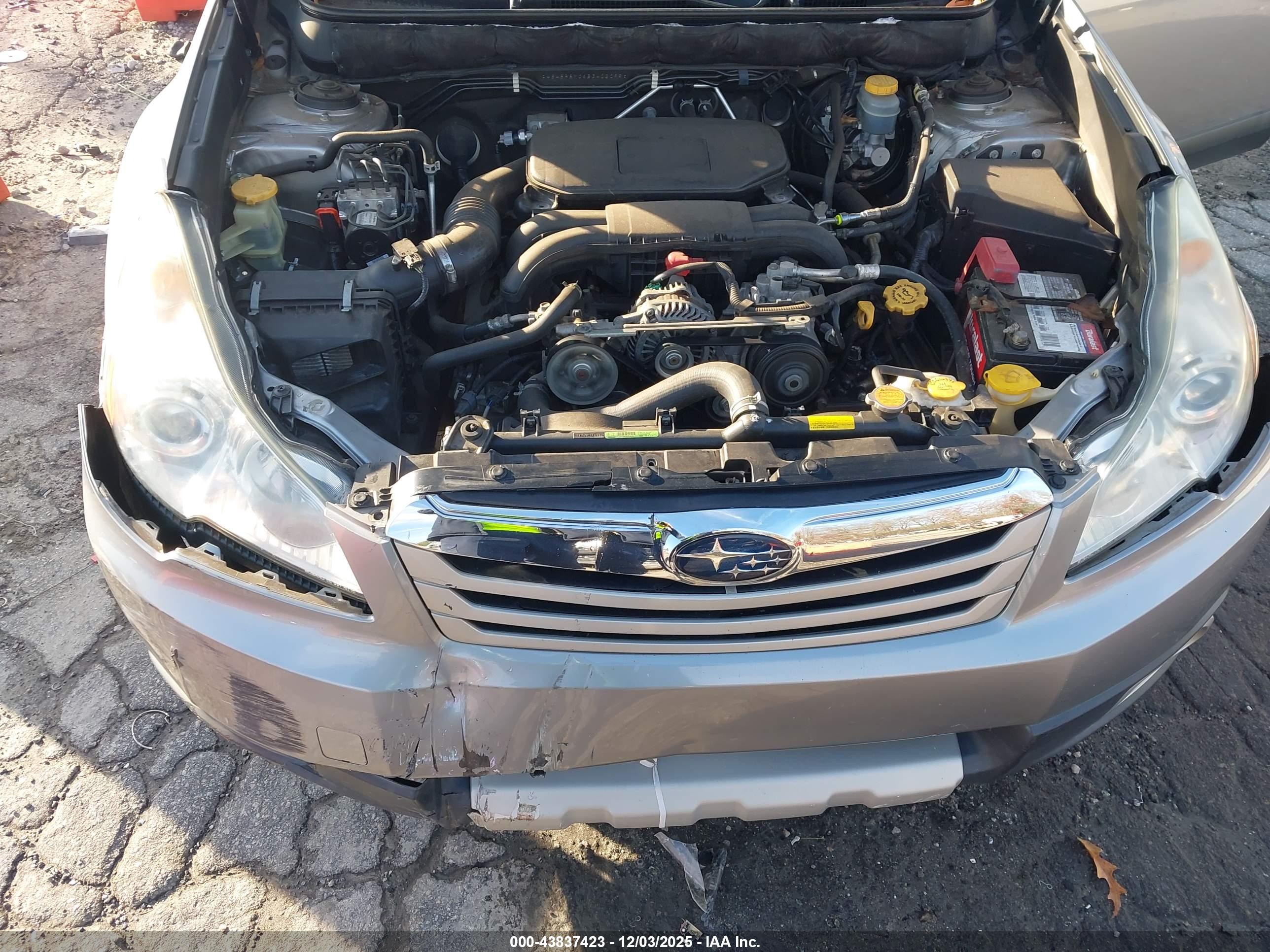 SUBARU OUTBACK image 10