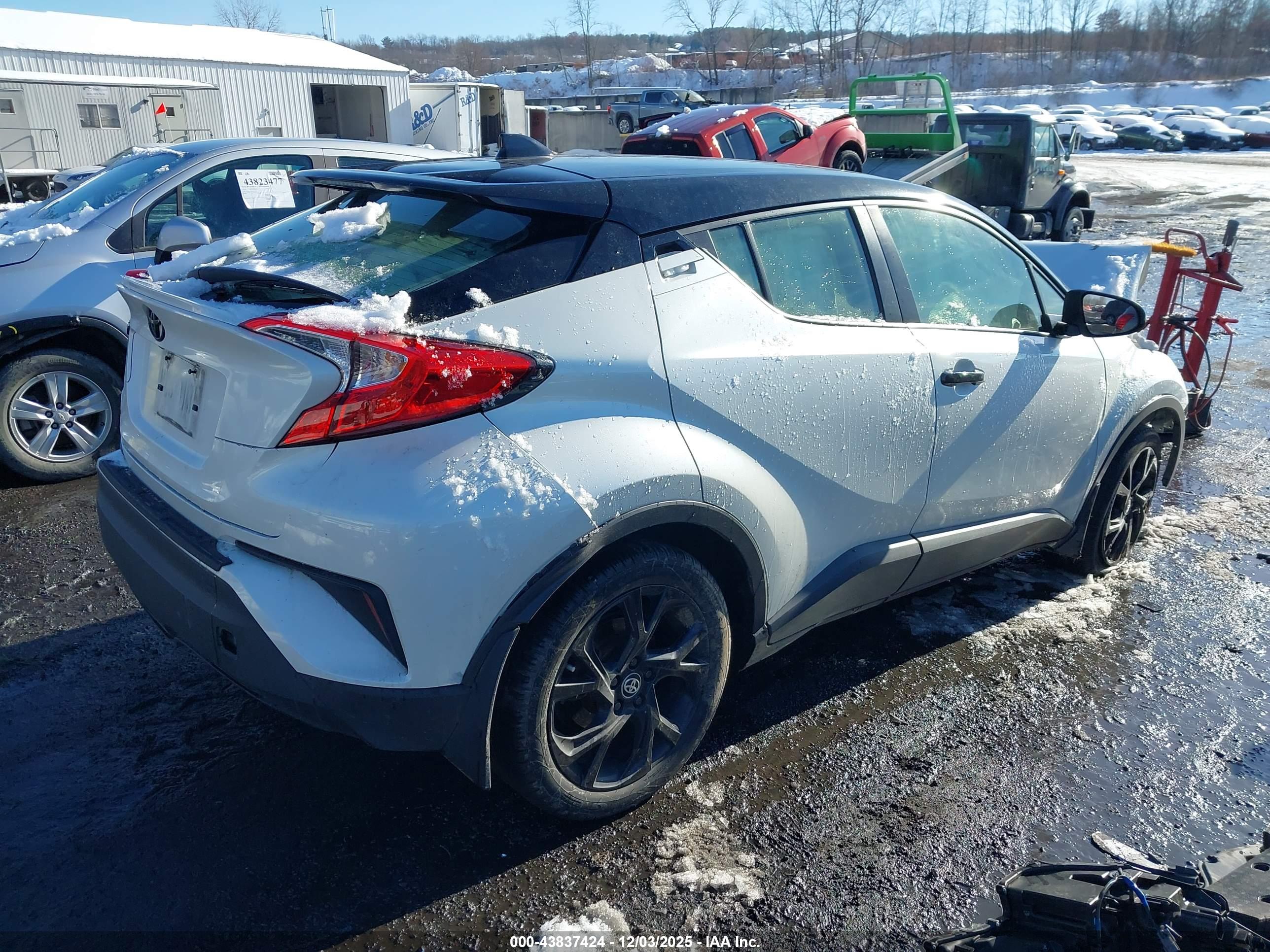 TOYOTA C-HR image 4