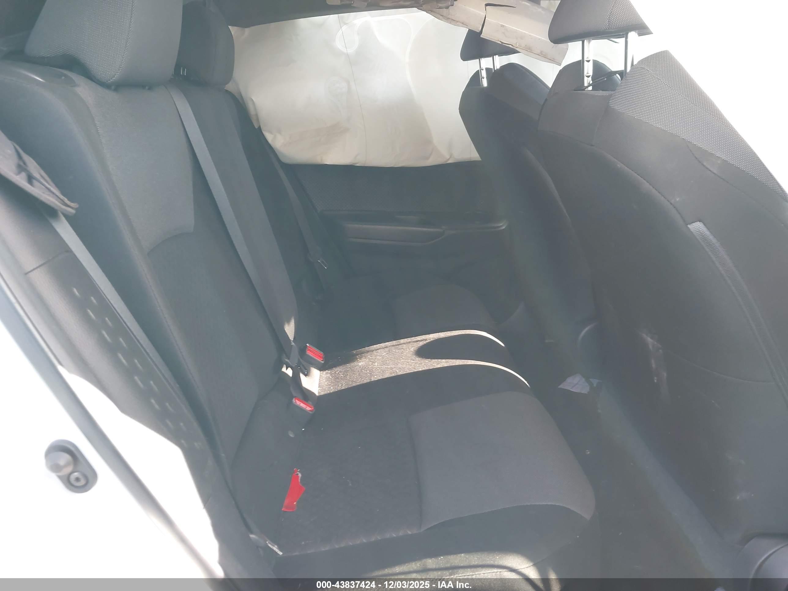 TOYOTA C-HR image 8