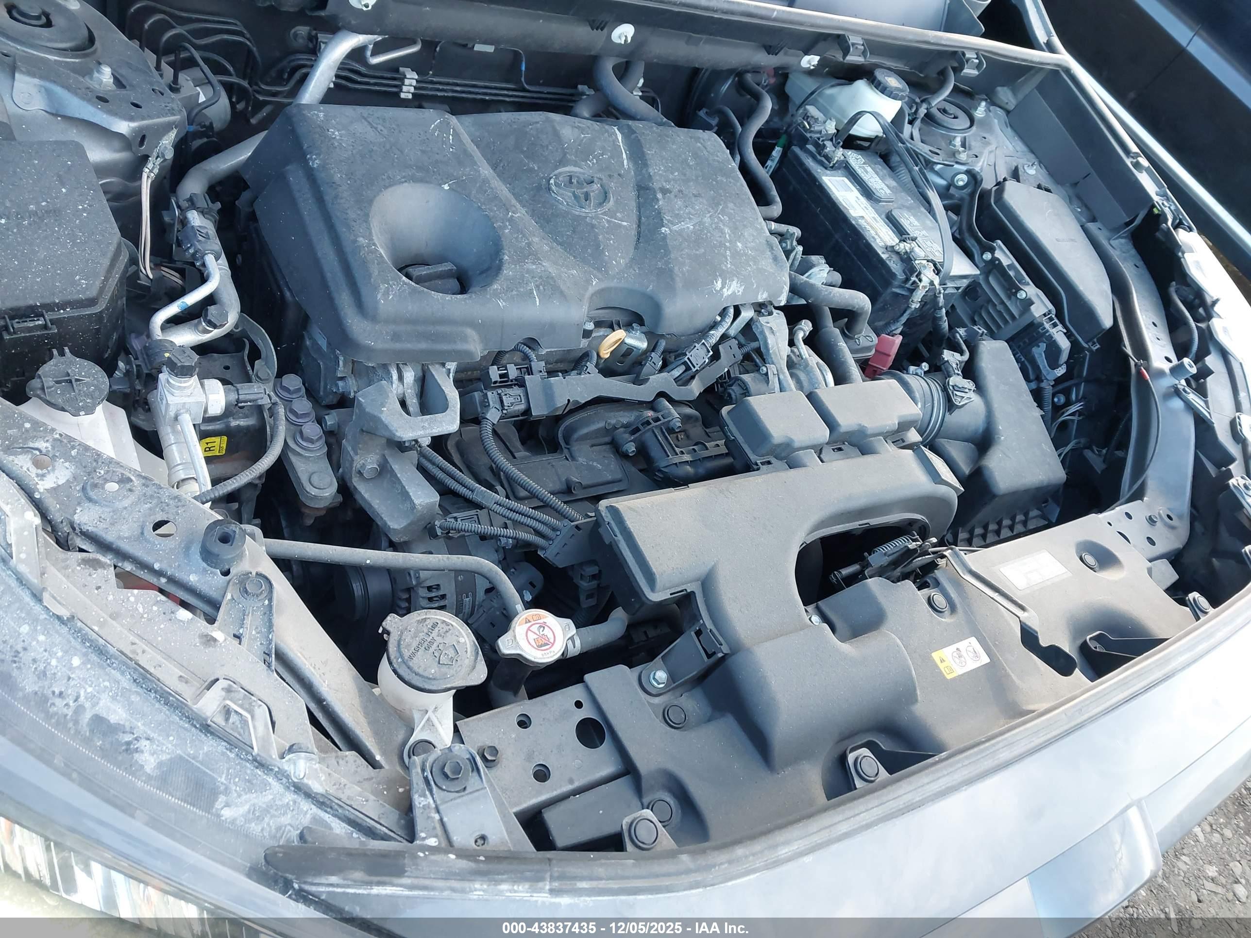 TOYOTA RAV4 image 10