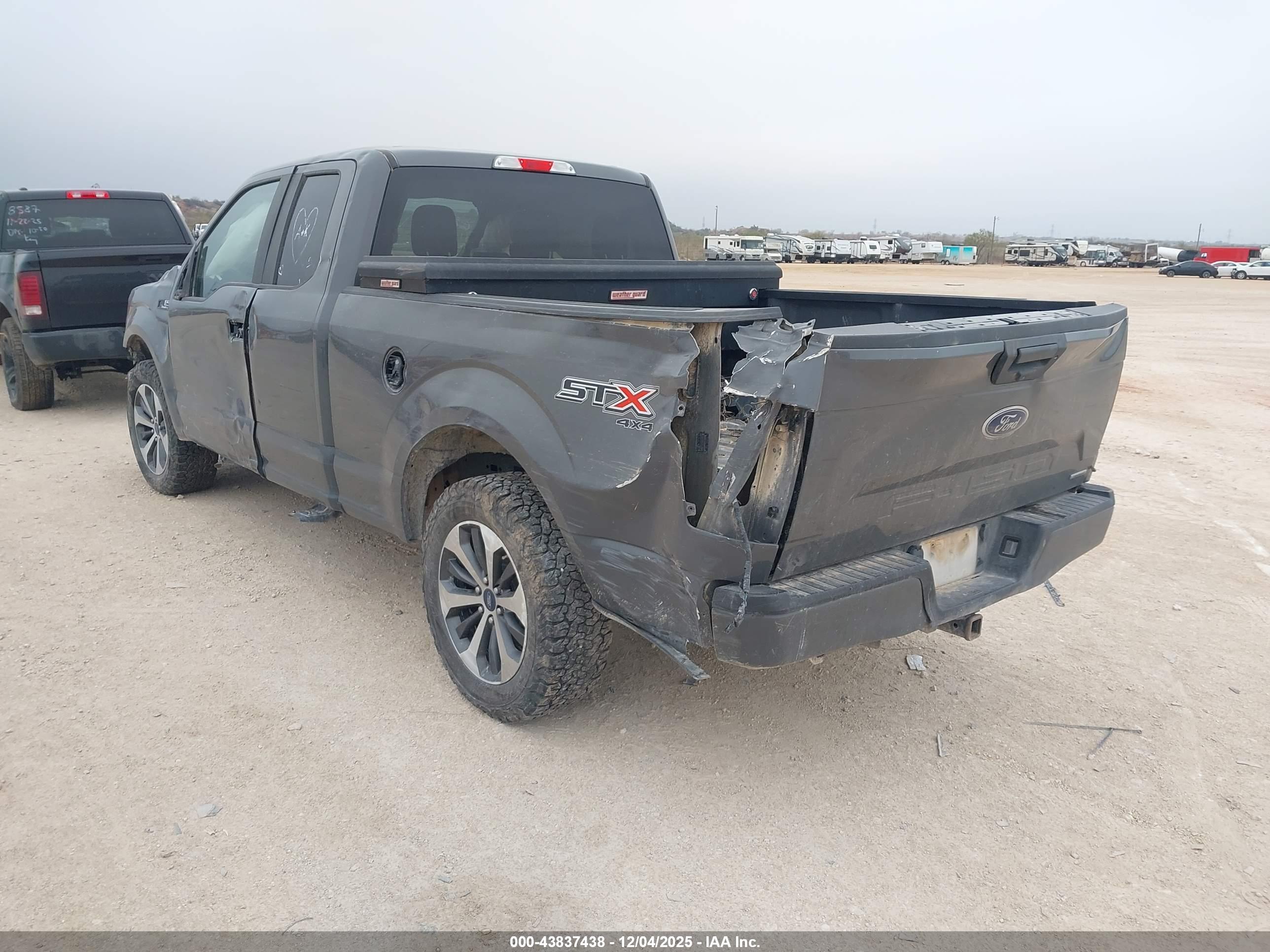 FORD F-150 image 3