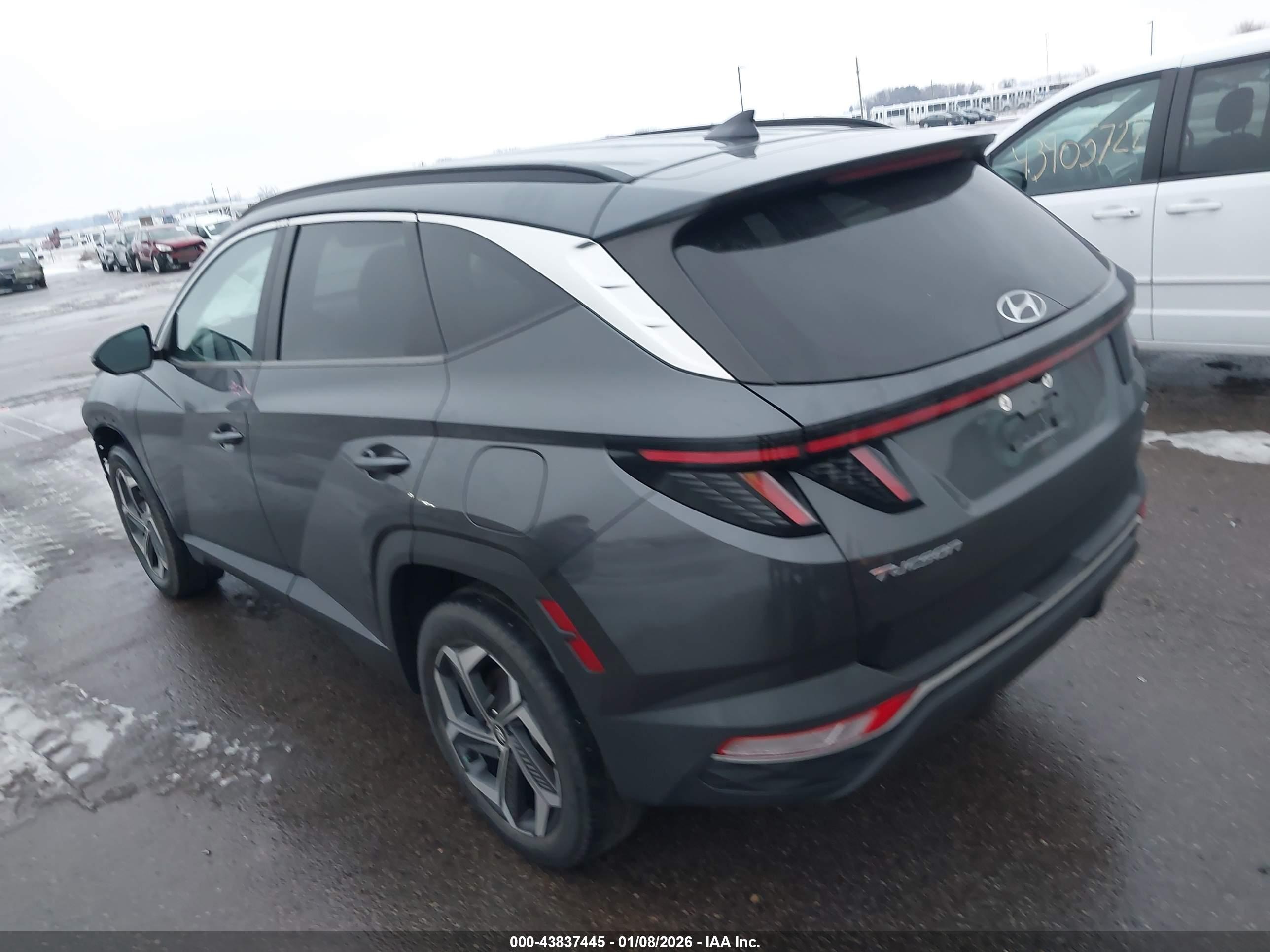 HYUNDAI TUCSON image 3