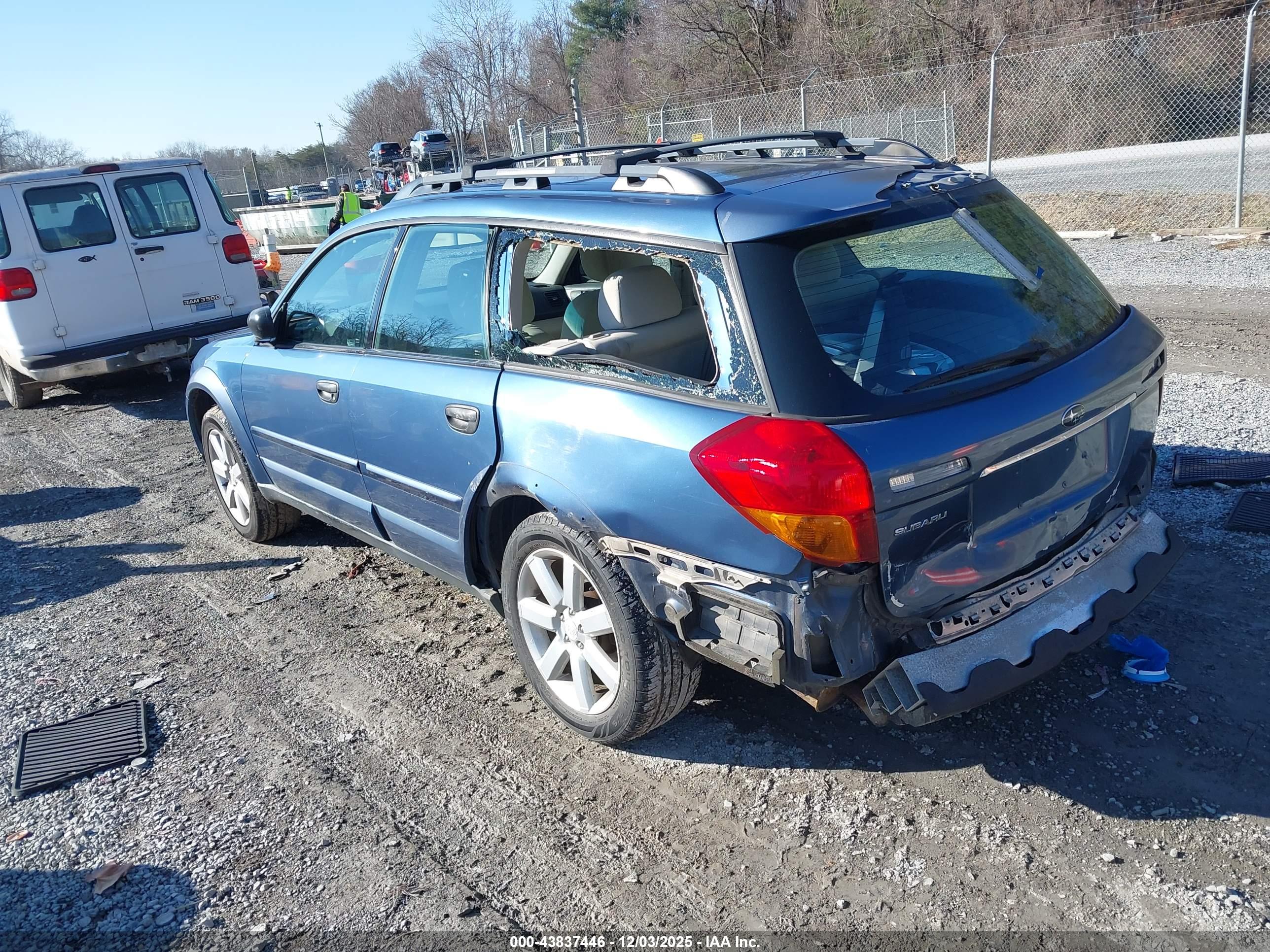 SUBARU OUTBACK image 3