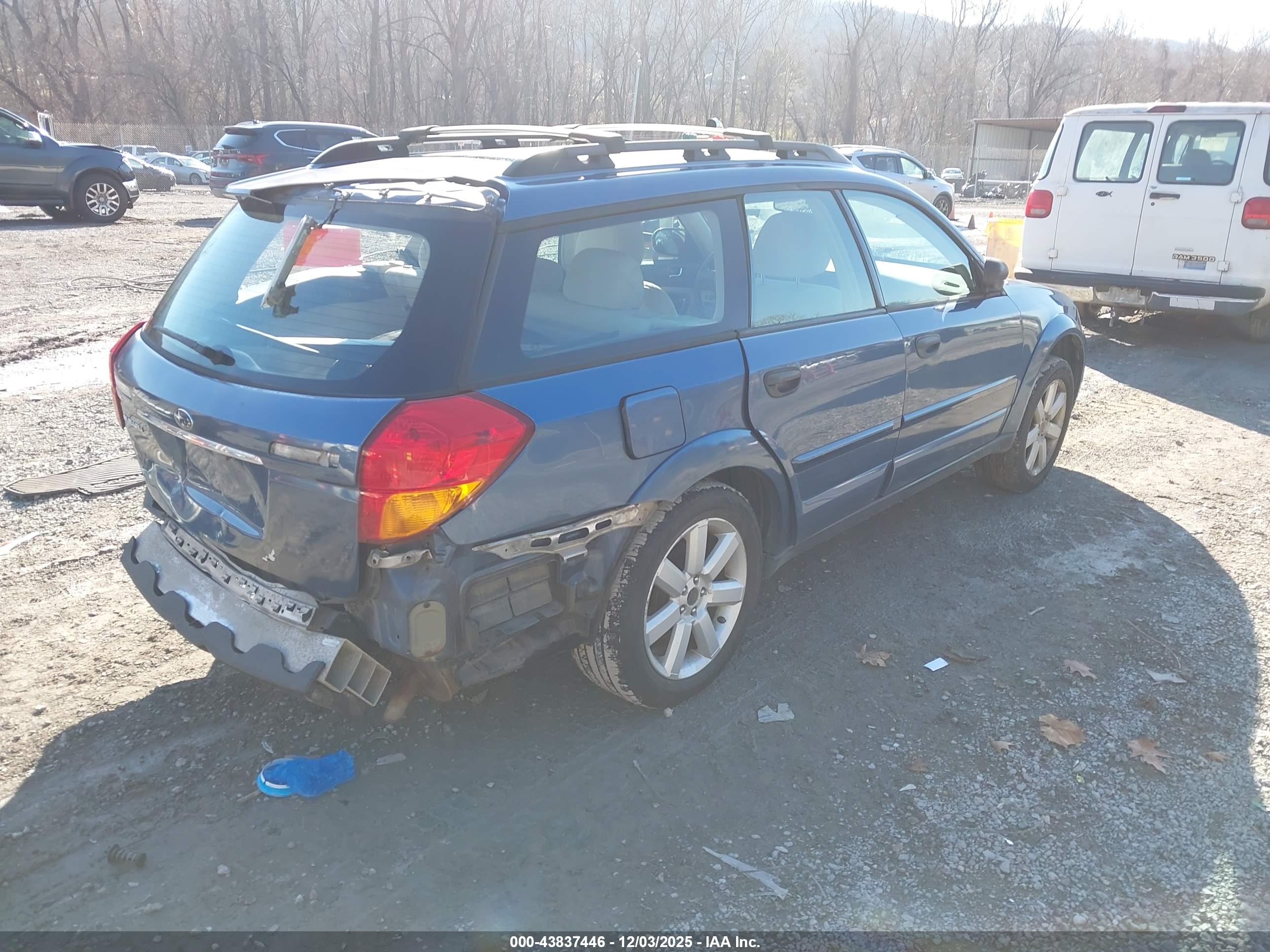 SUBARU OUTBACK image 4