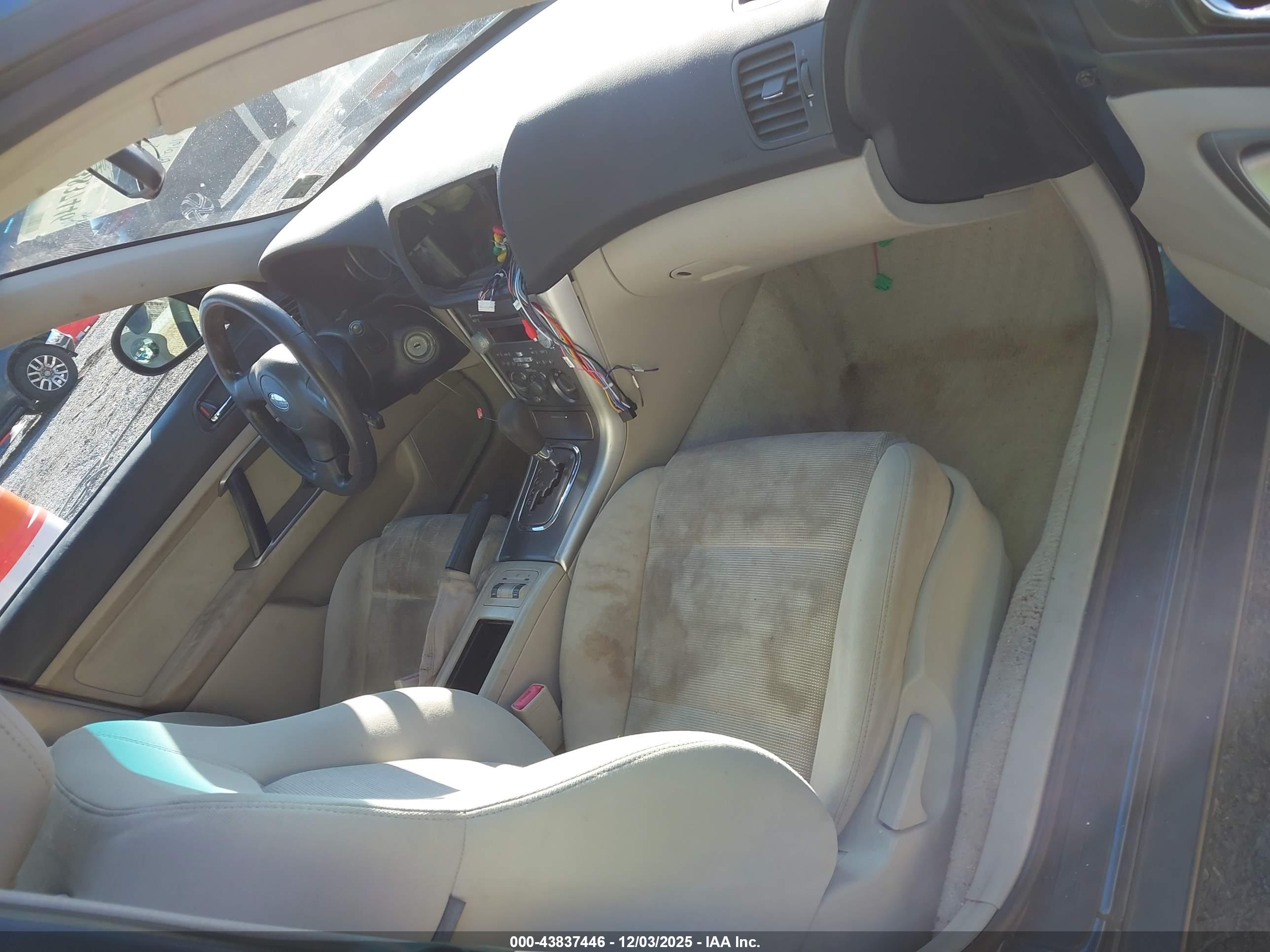 SUBARU OUTBACK image 5