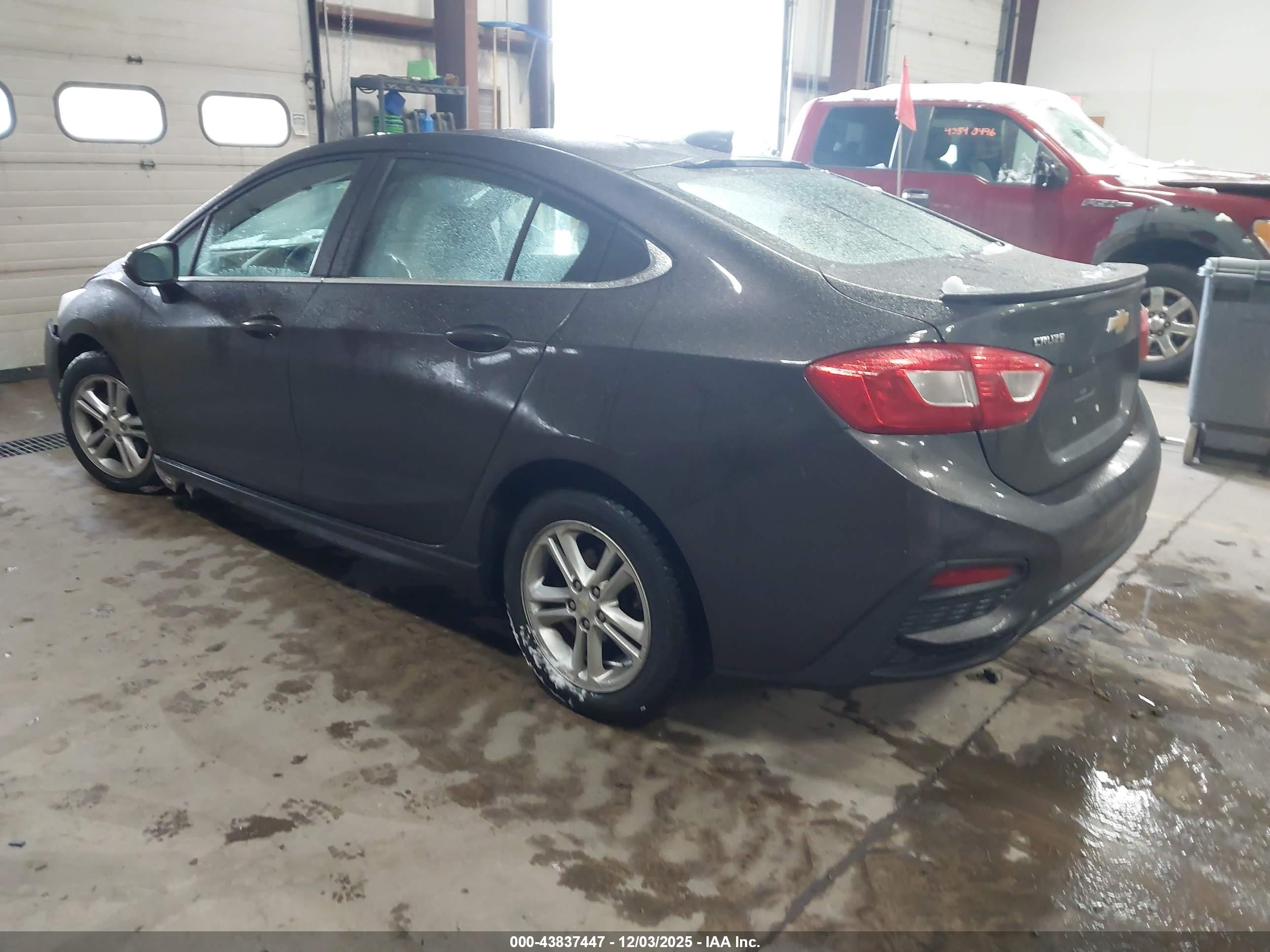 CHEVROLET CRUZE image 3