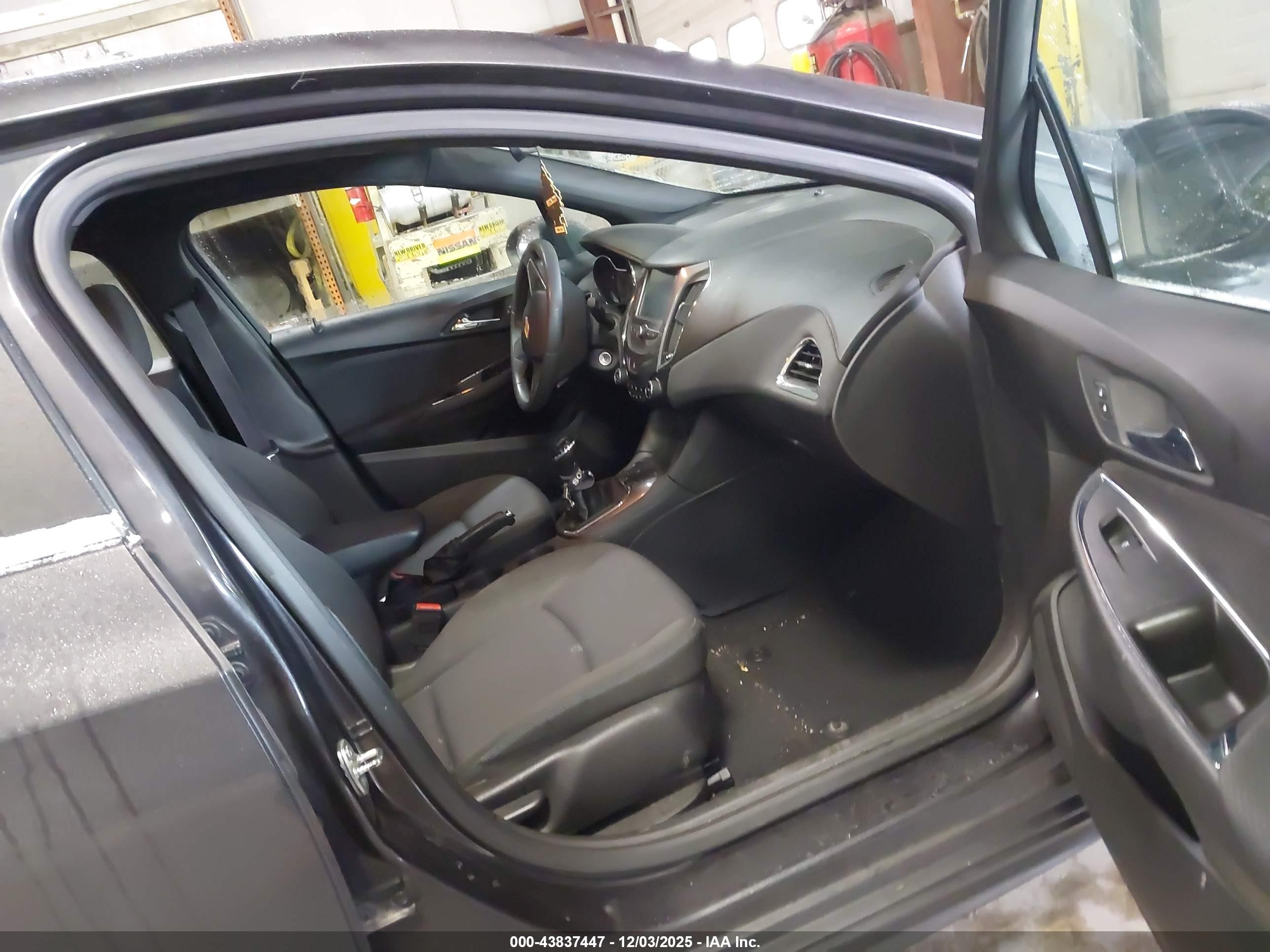 CHEVROLET CRUZE image 5