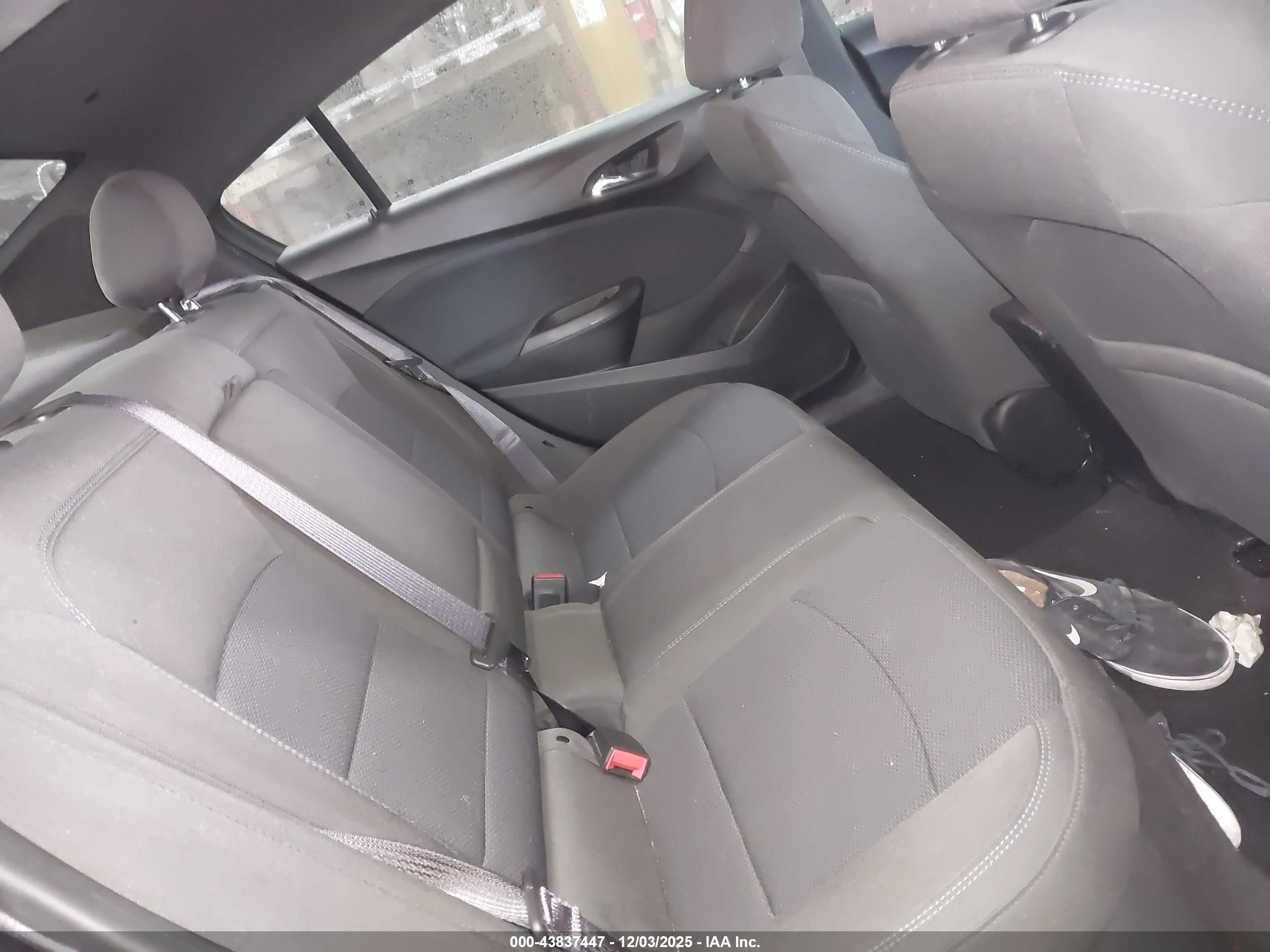 CHEVROLET CRUZE image 8