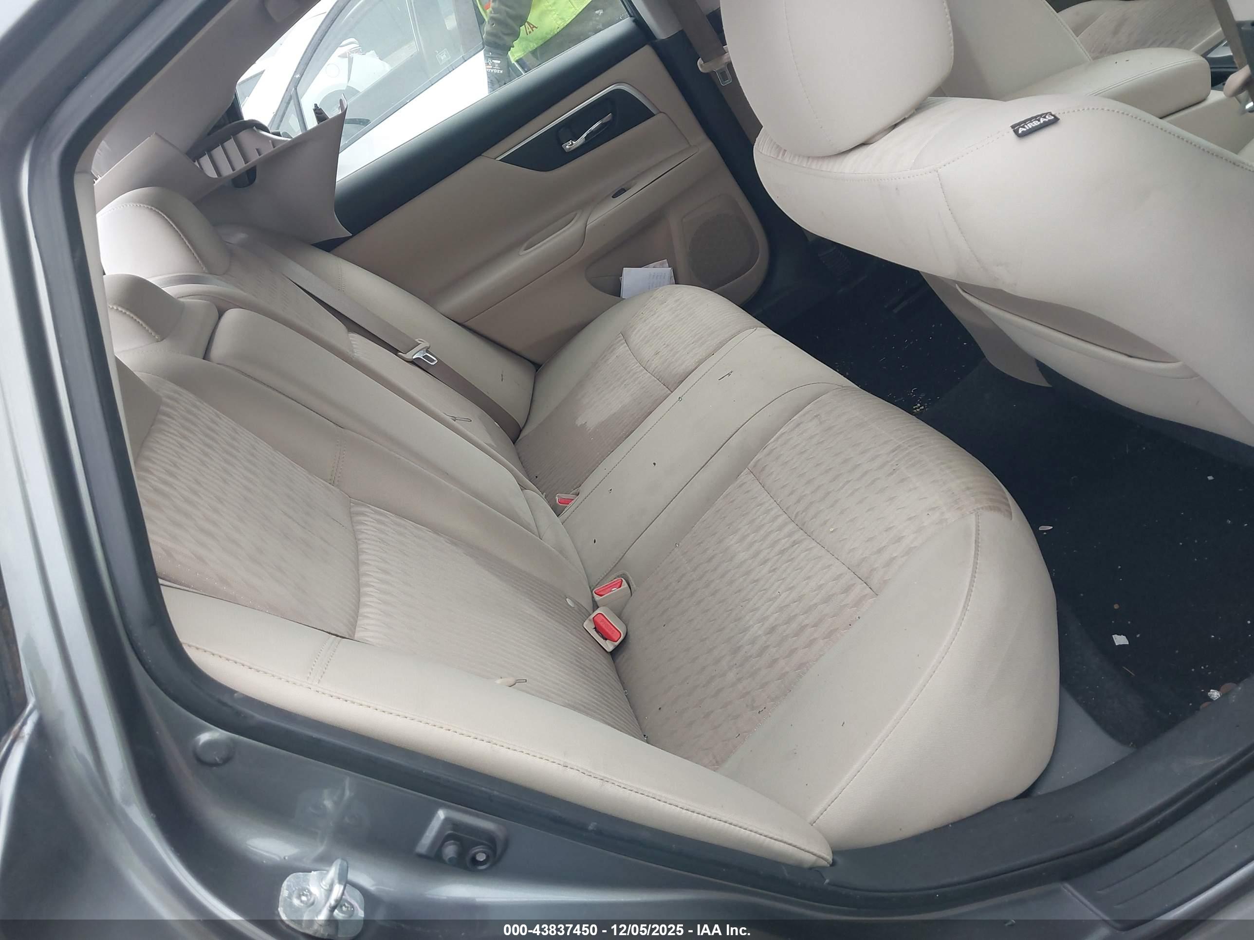 NISSAN ALTIMA image 8