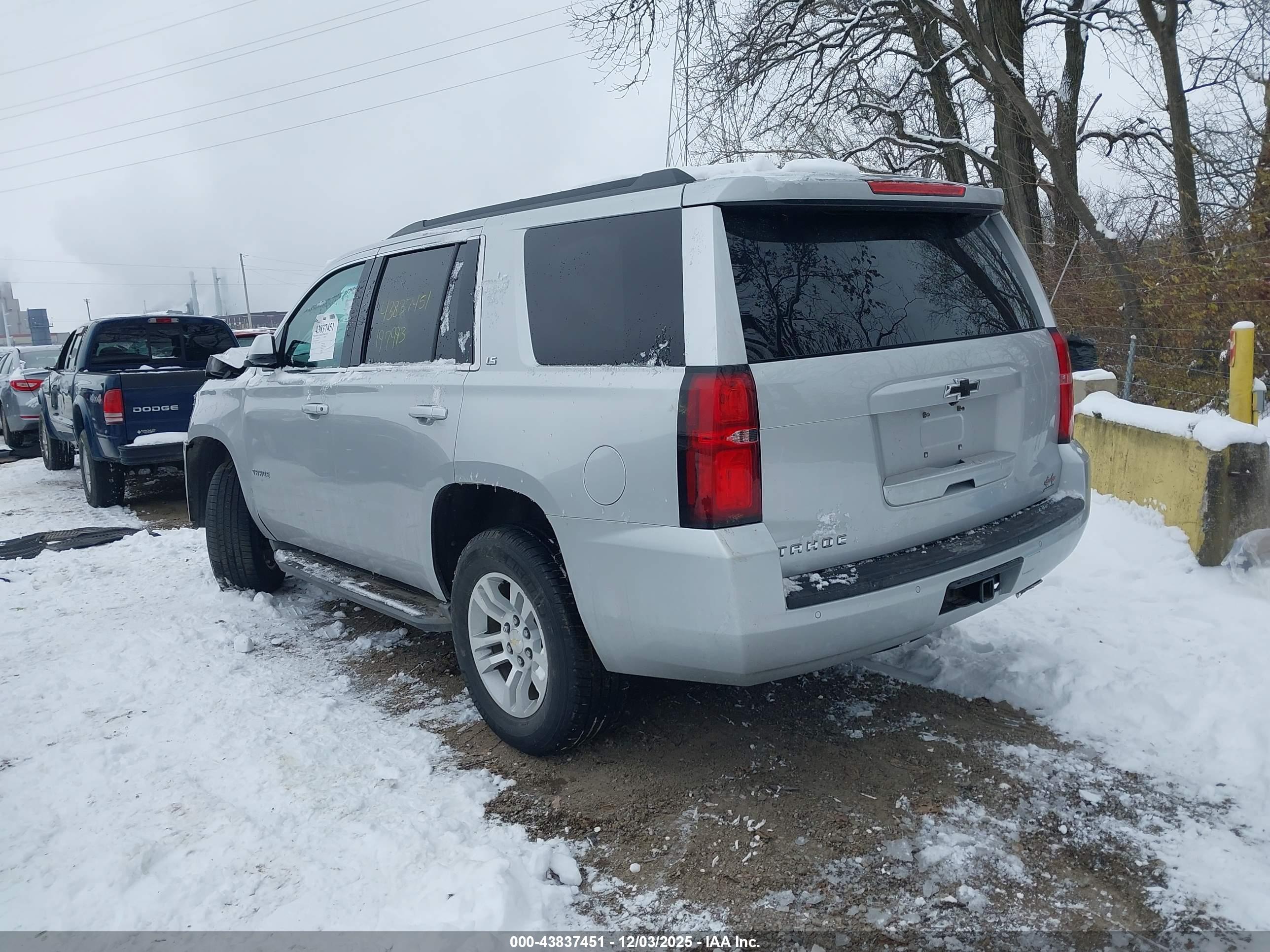 CHEVROLET TAHOE image 3
