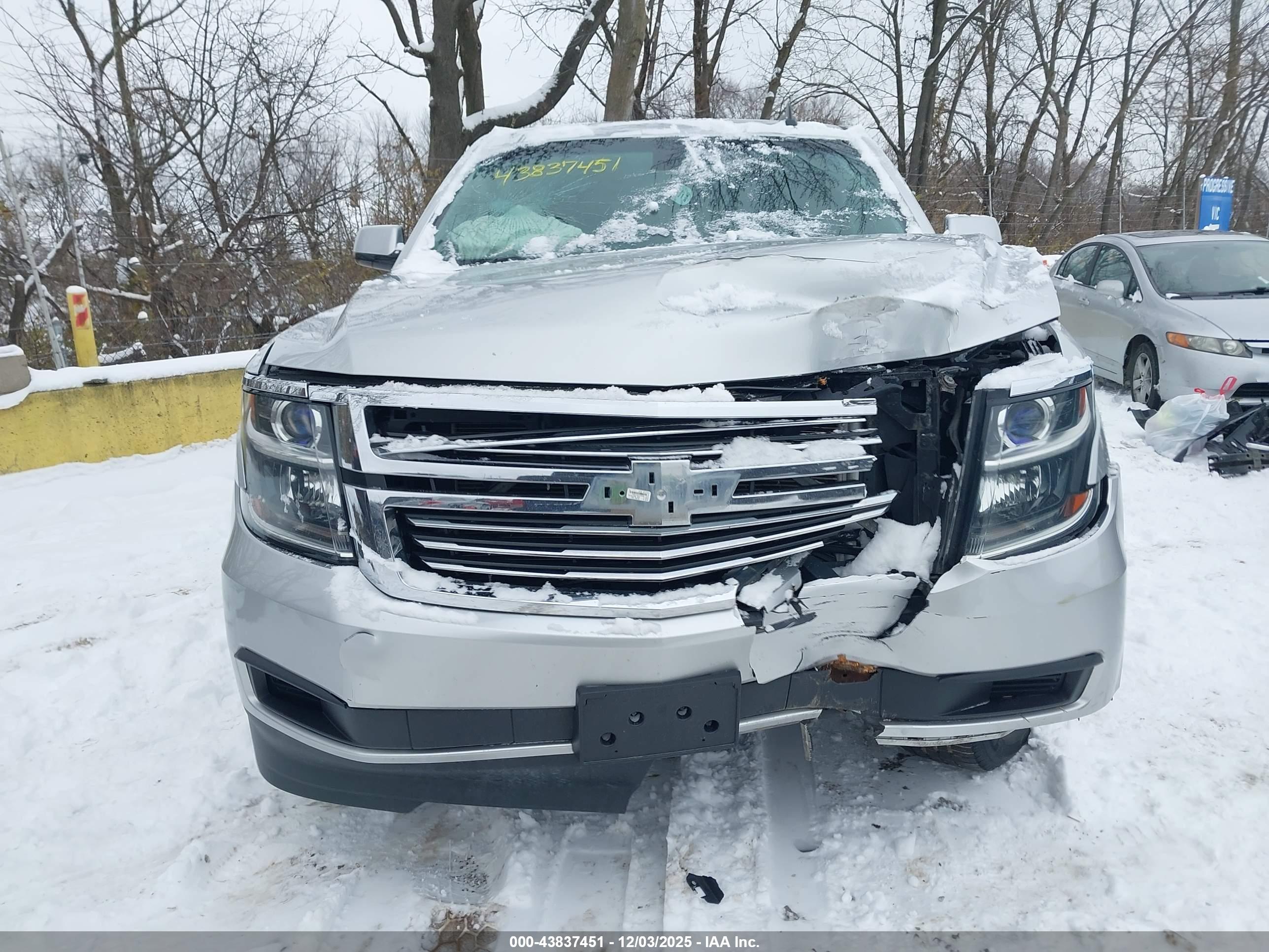 CHEVROLET TAHOE image 6
