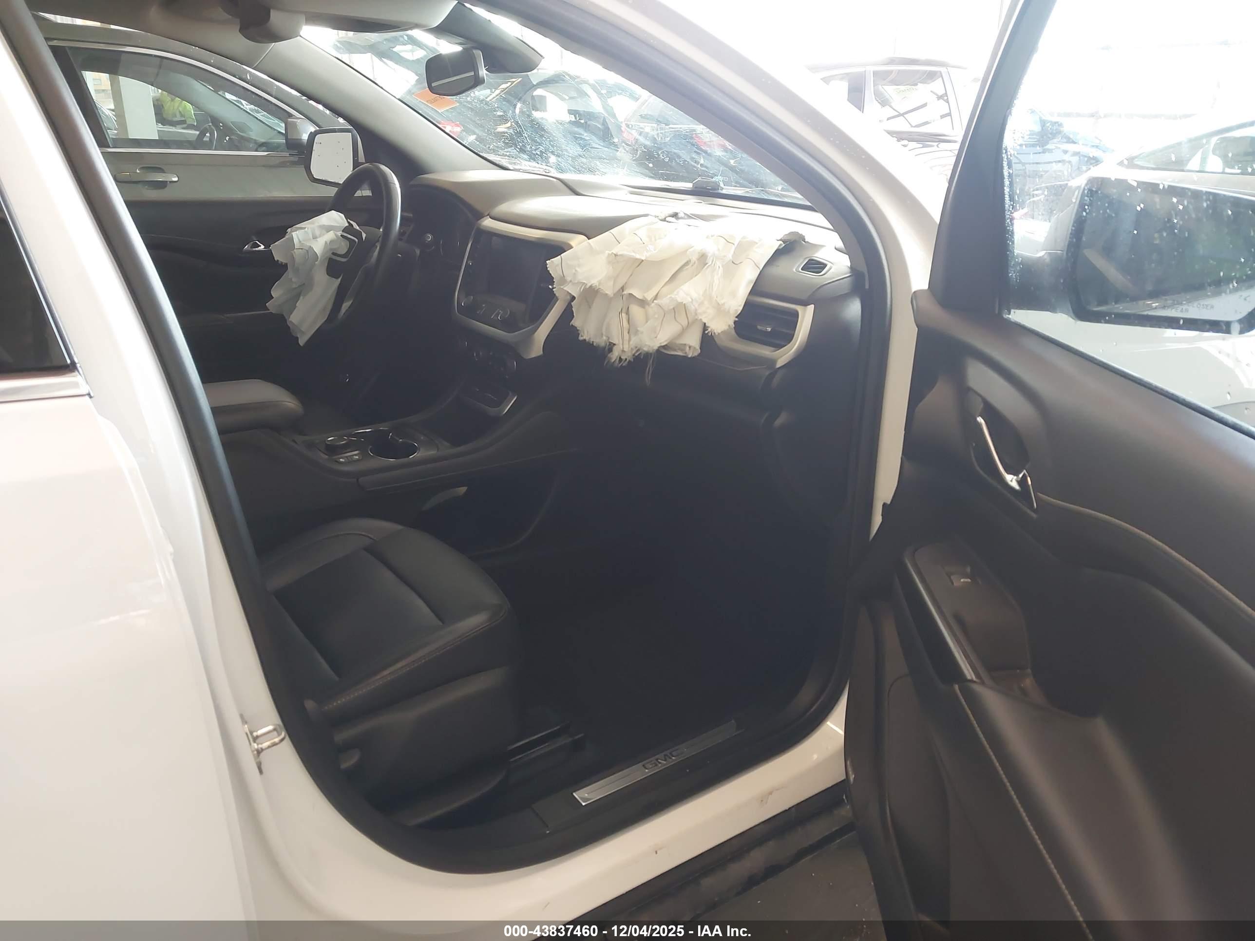 GMC ACADIA image 5