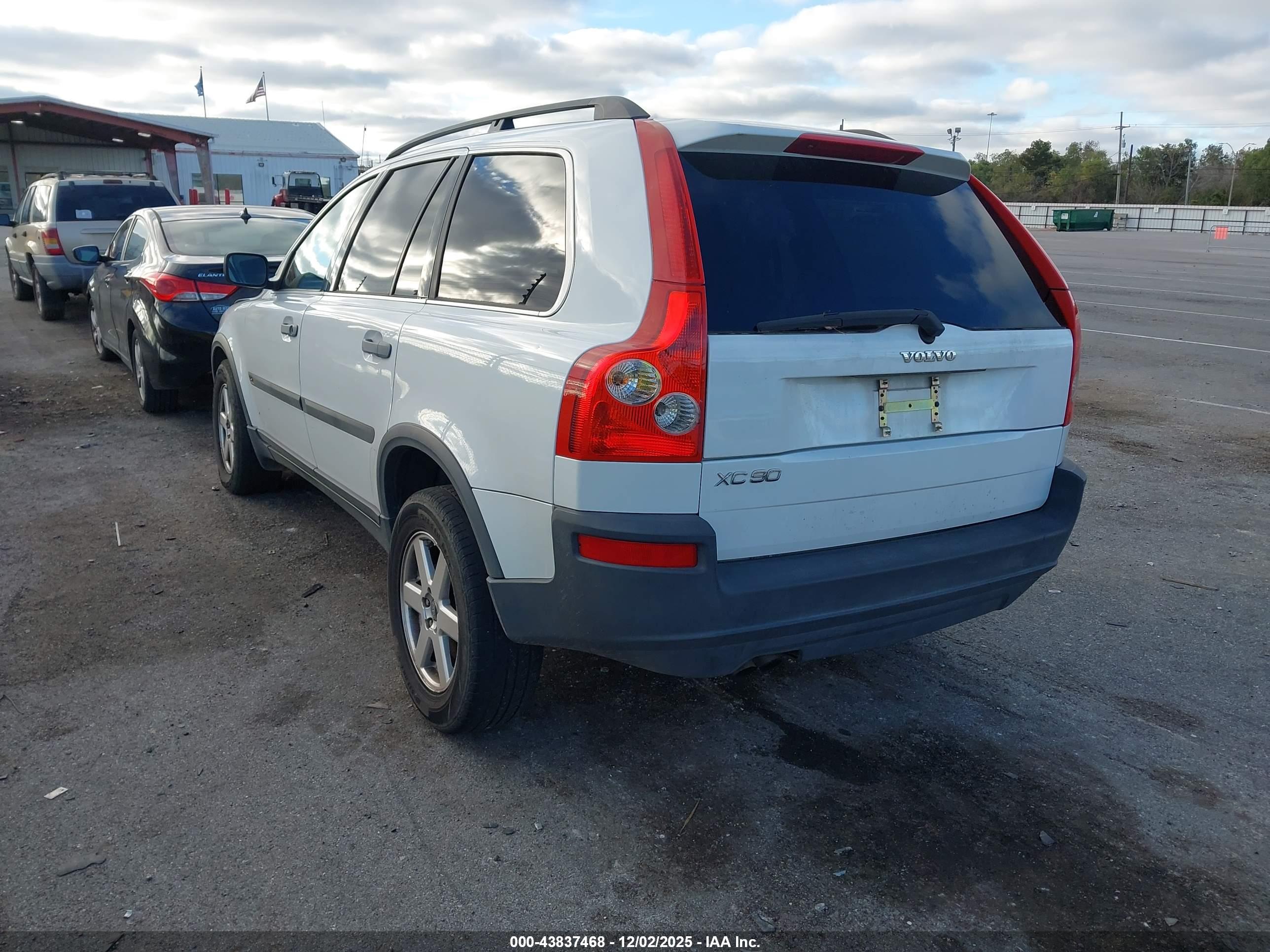 VOLVO XC90 image 3