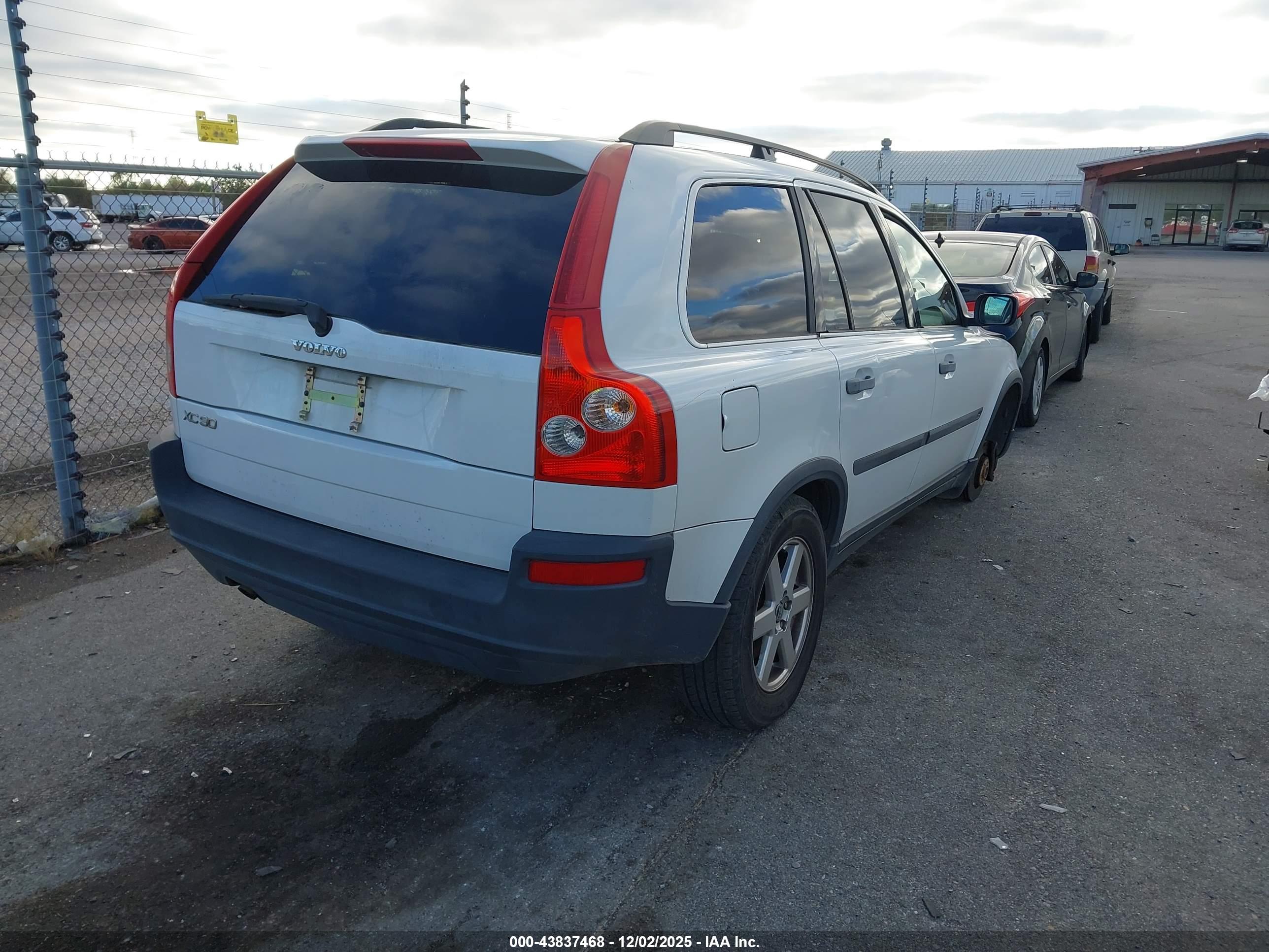 VOLVO XC90 image 4
