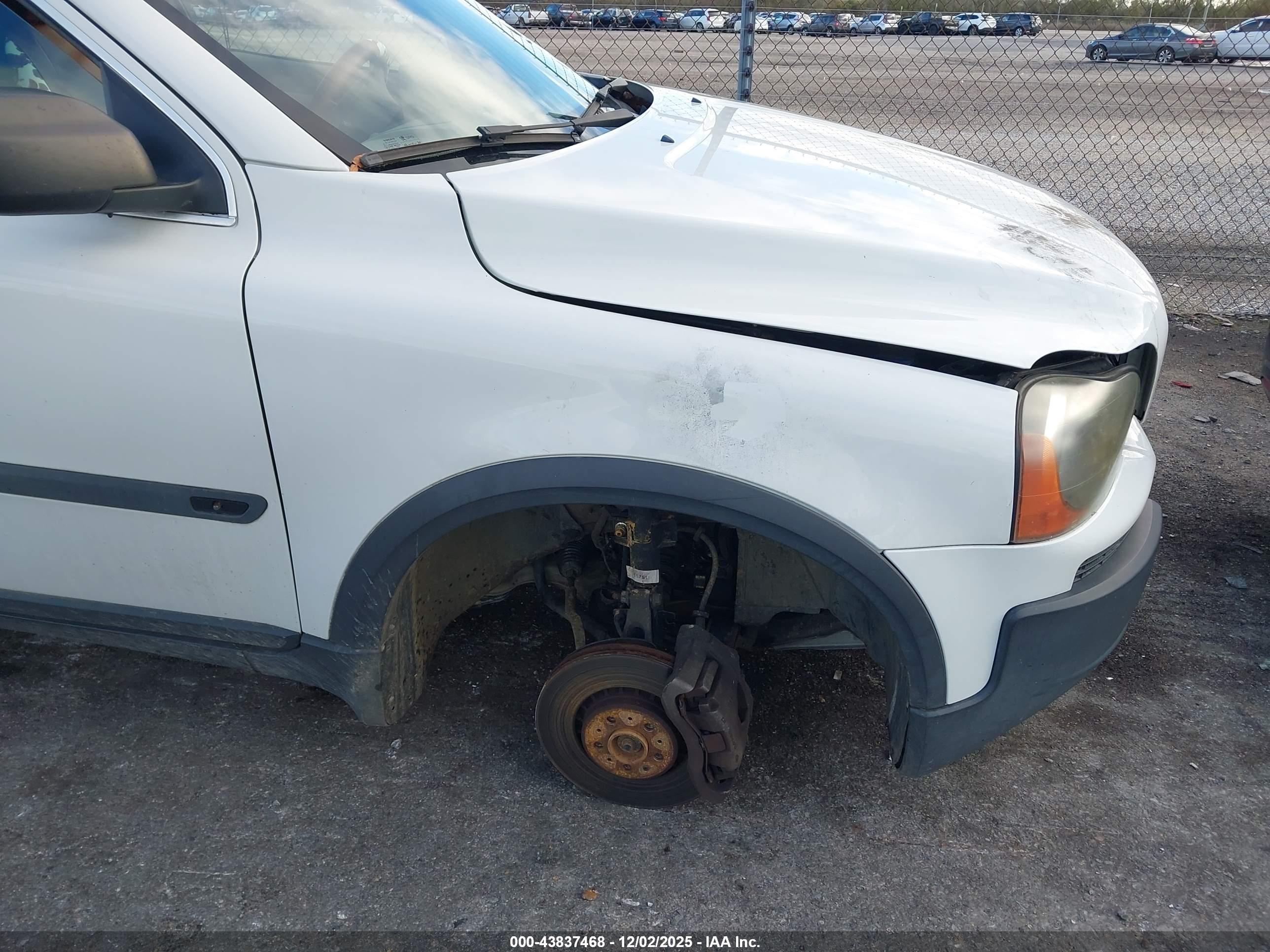 VOLVO XC90 image 6