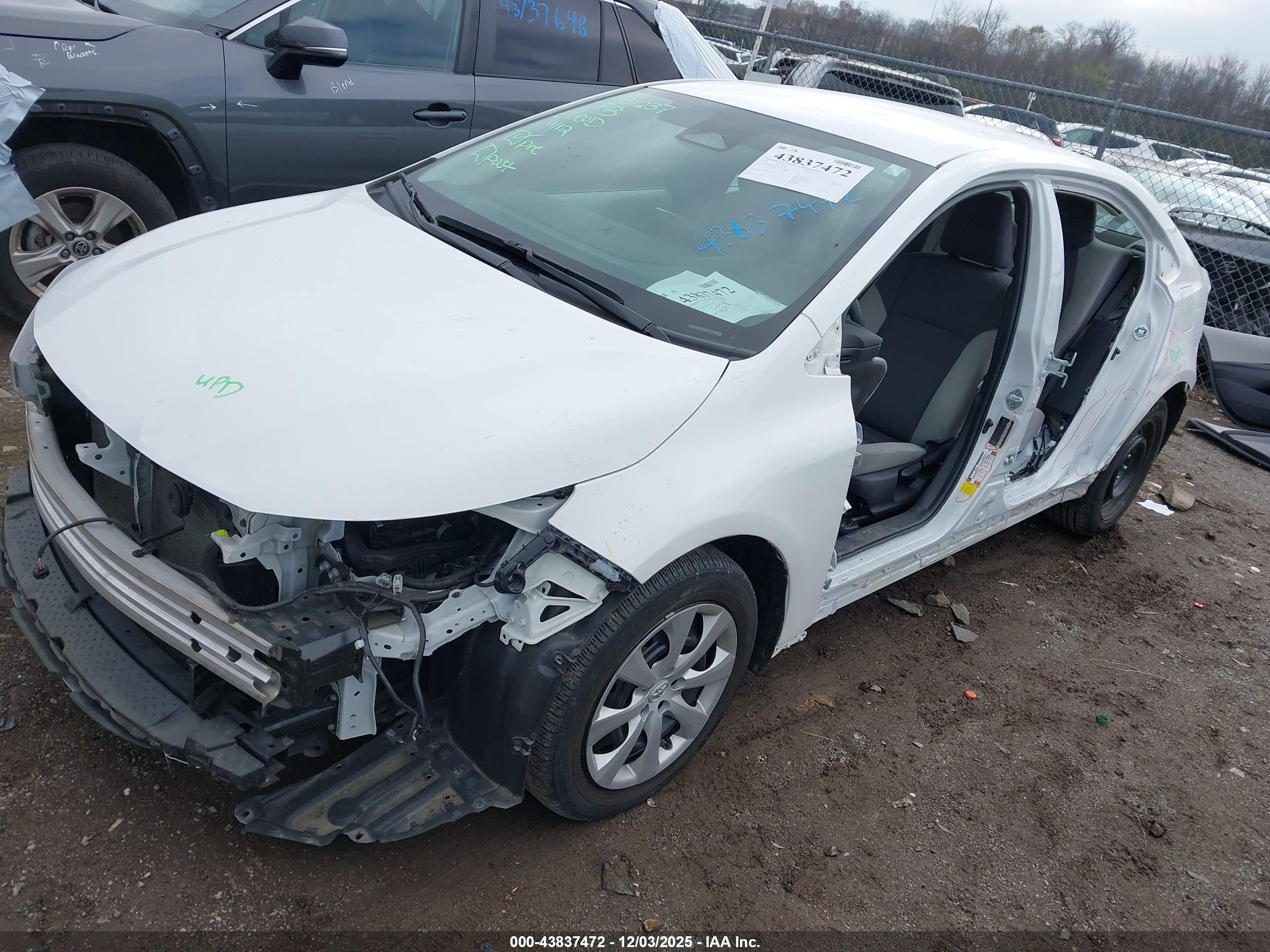 TOYOTA COROLLA image 2