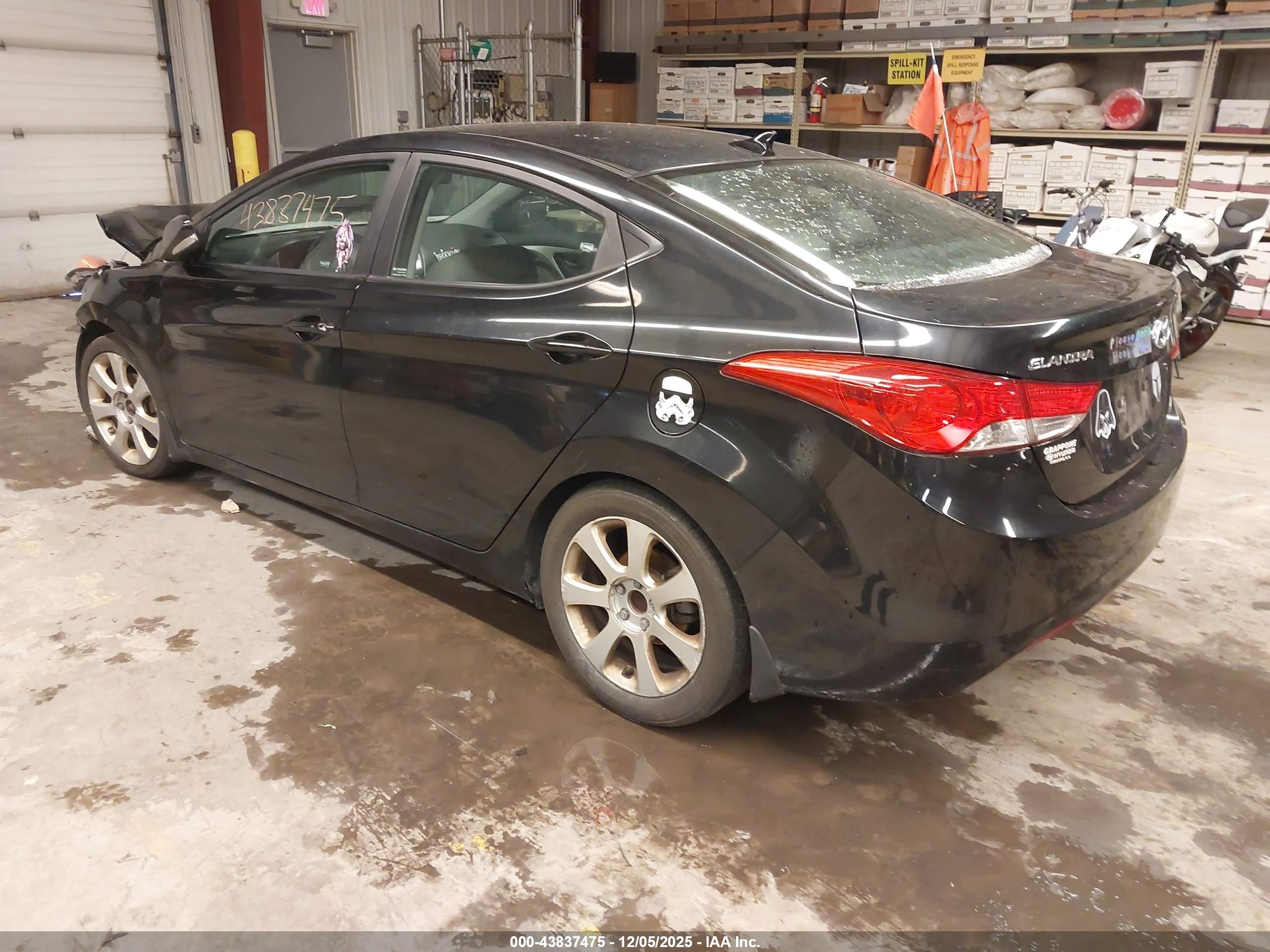 HYUNDAI ELANTRA image 3