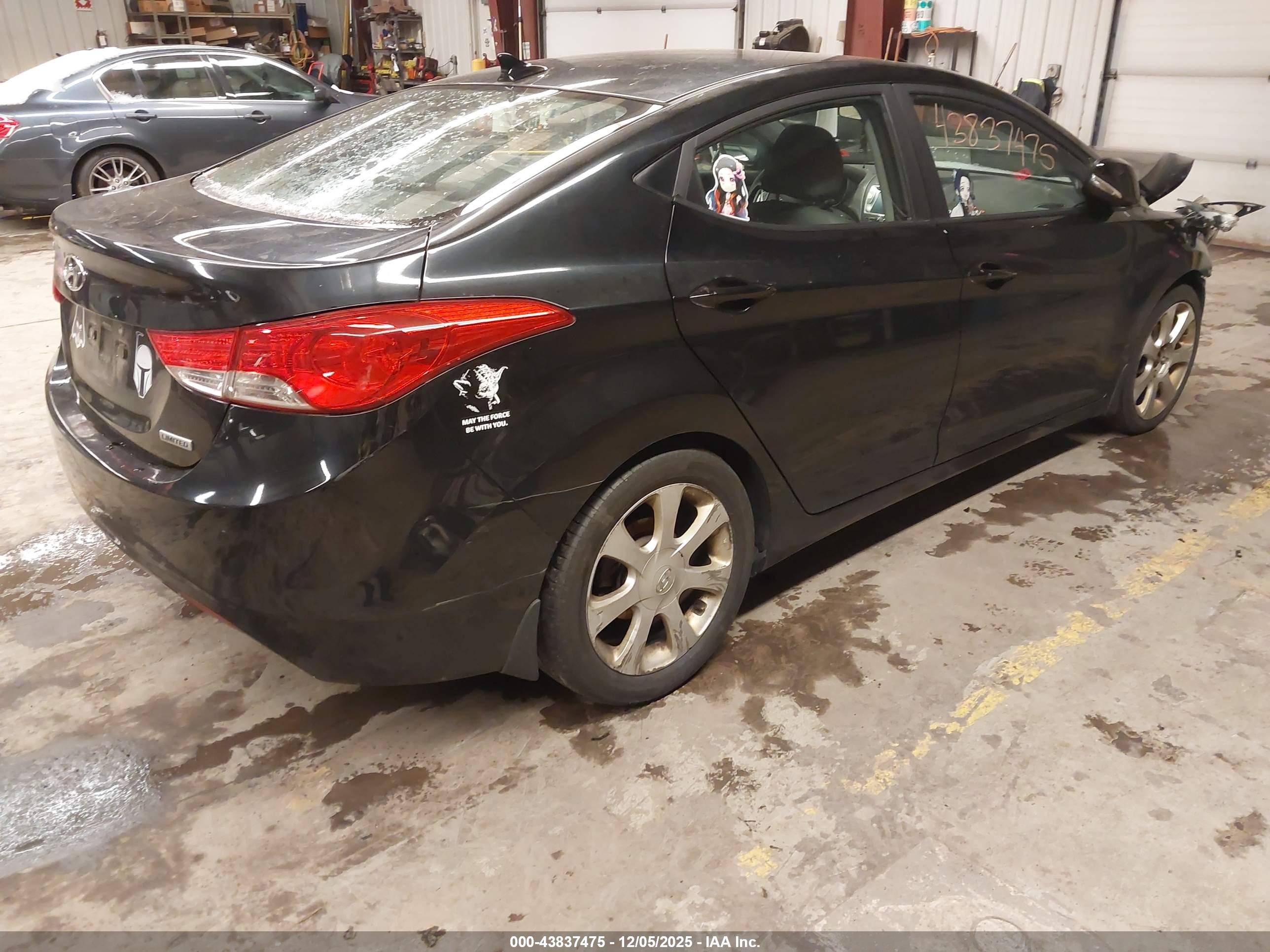 HYUNDAI ELANTRA image 4