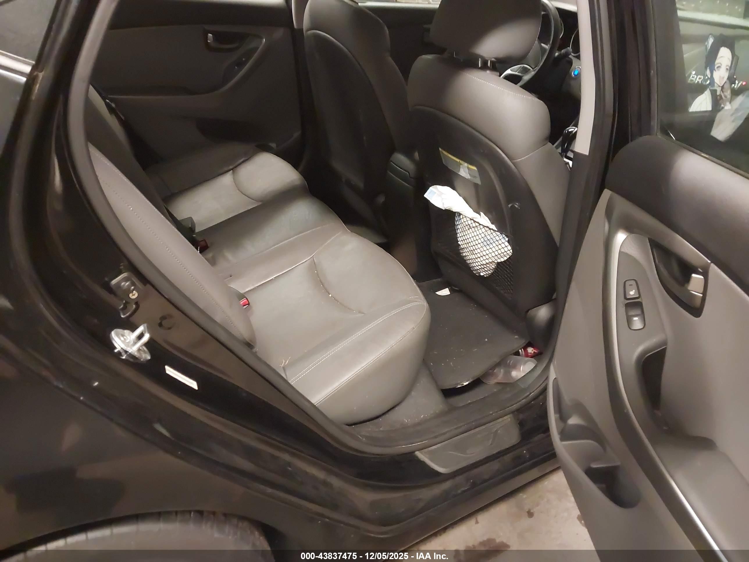 HYUNDAI ELANTRA image 8