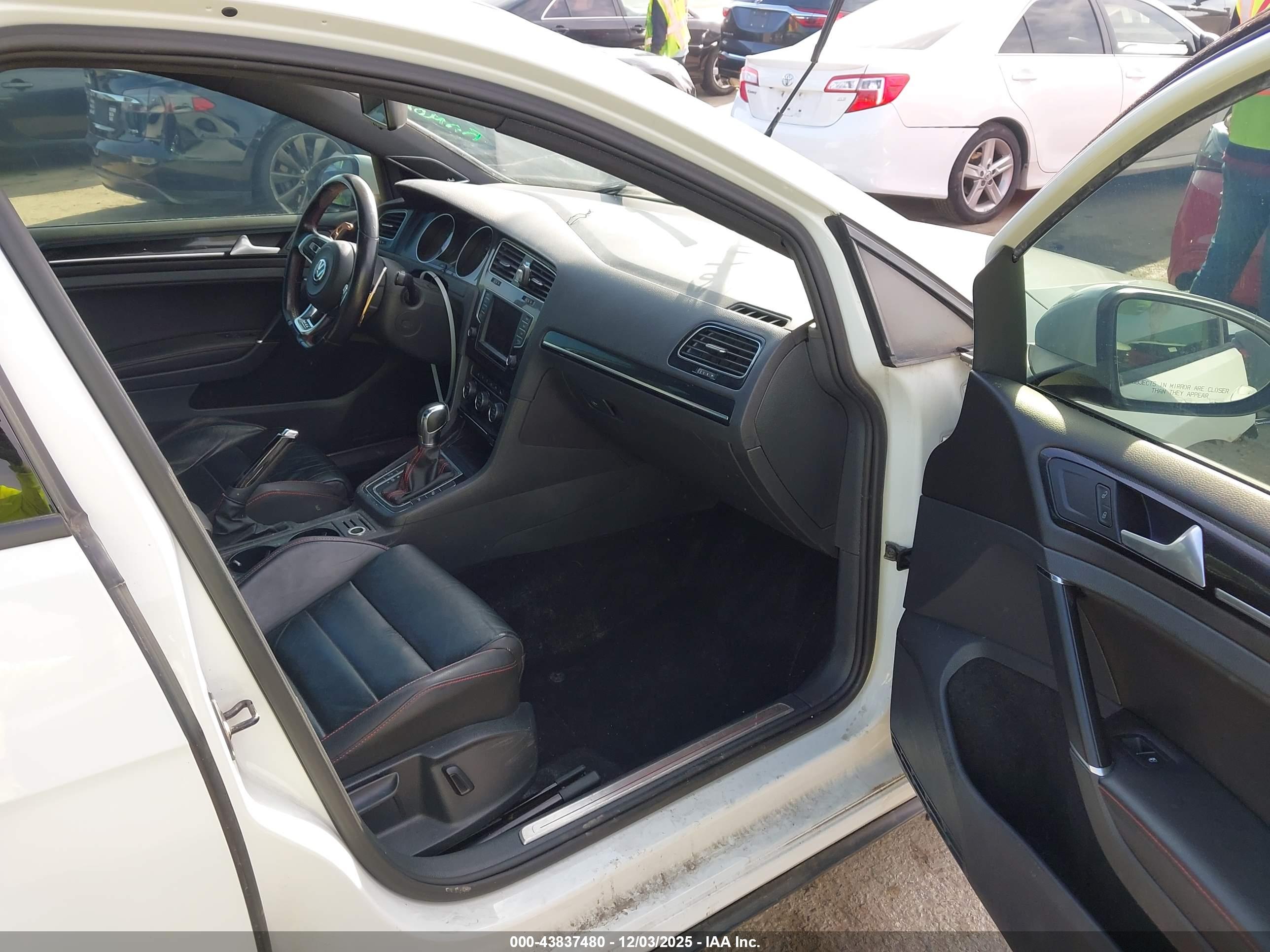 VOLKSWAGEN GOLF image 5