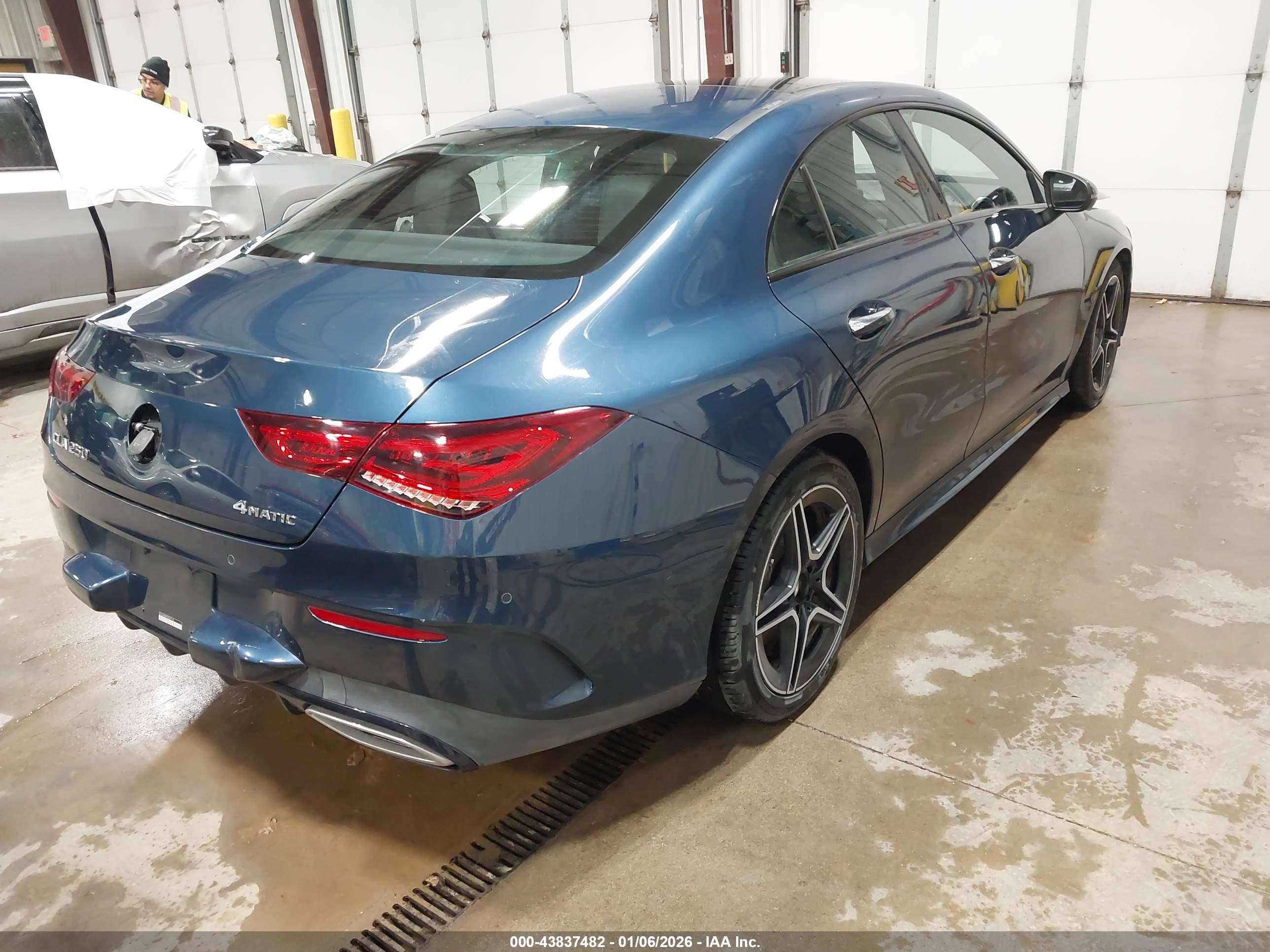MERCEDES-BENZ CLA image 4