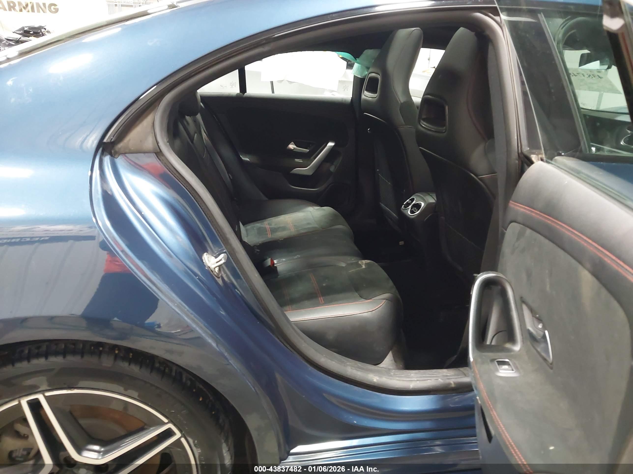 MERCEDES-BENZ CLA image 8
