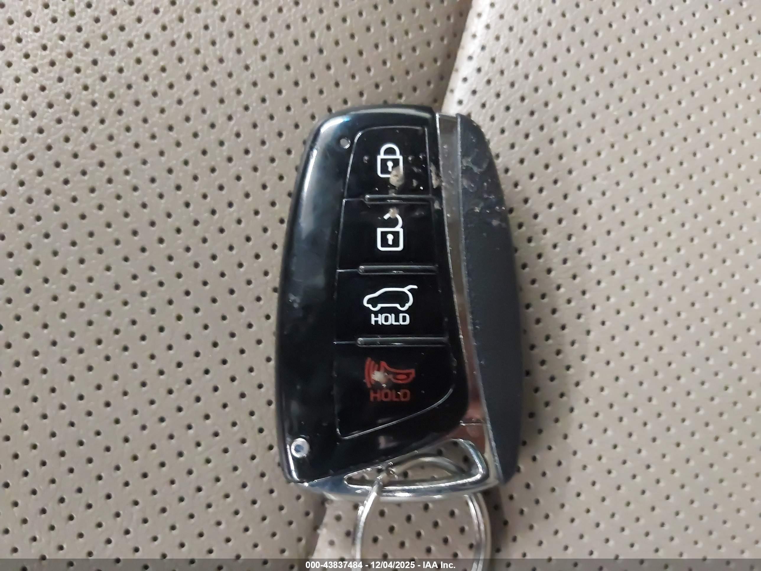 HYUNDAI SANTA image 11