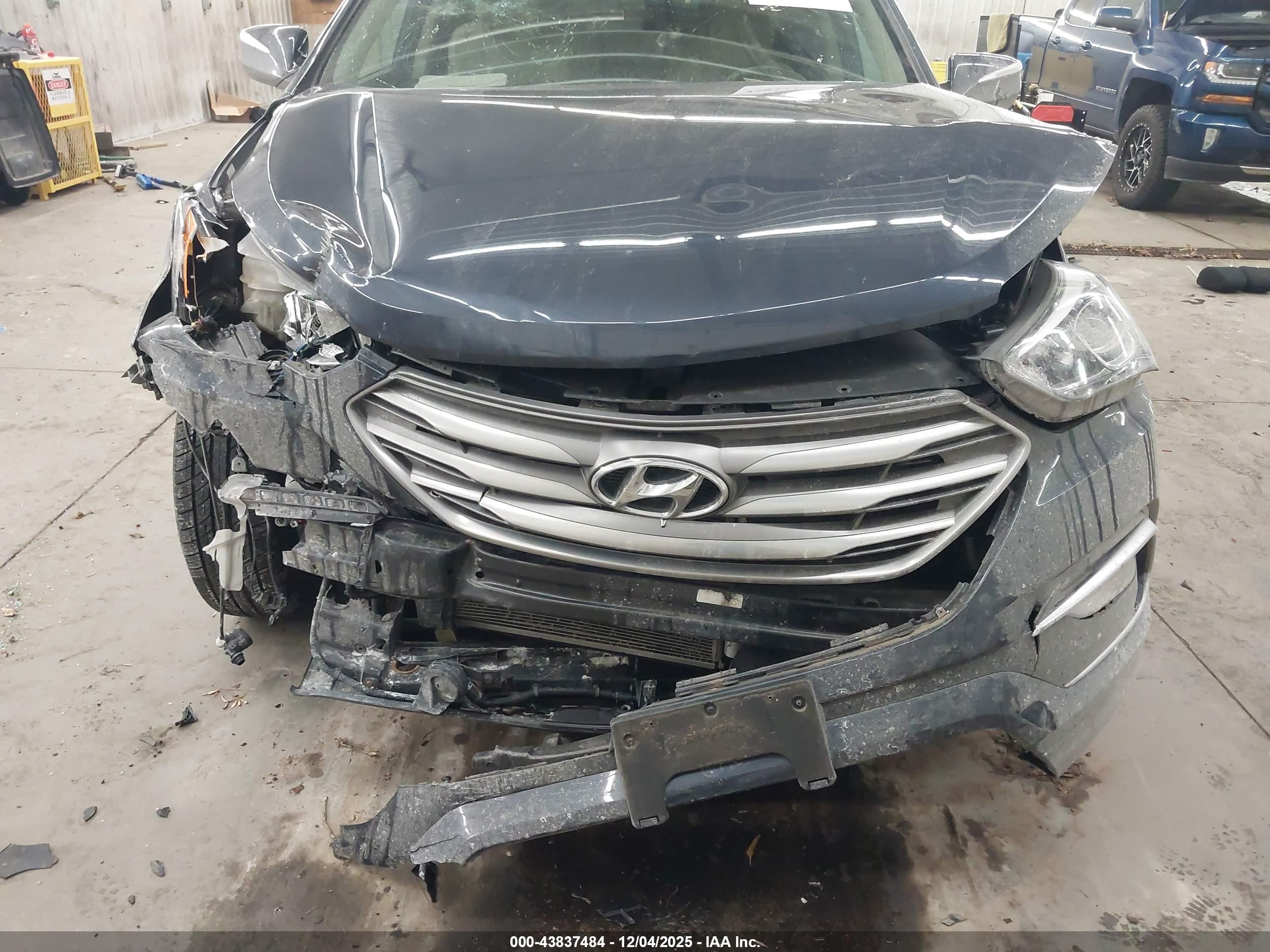 HYUNDAI SANTA image 6