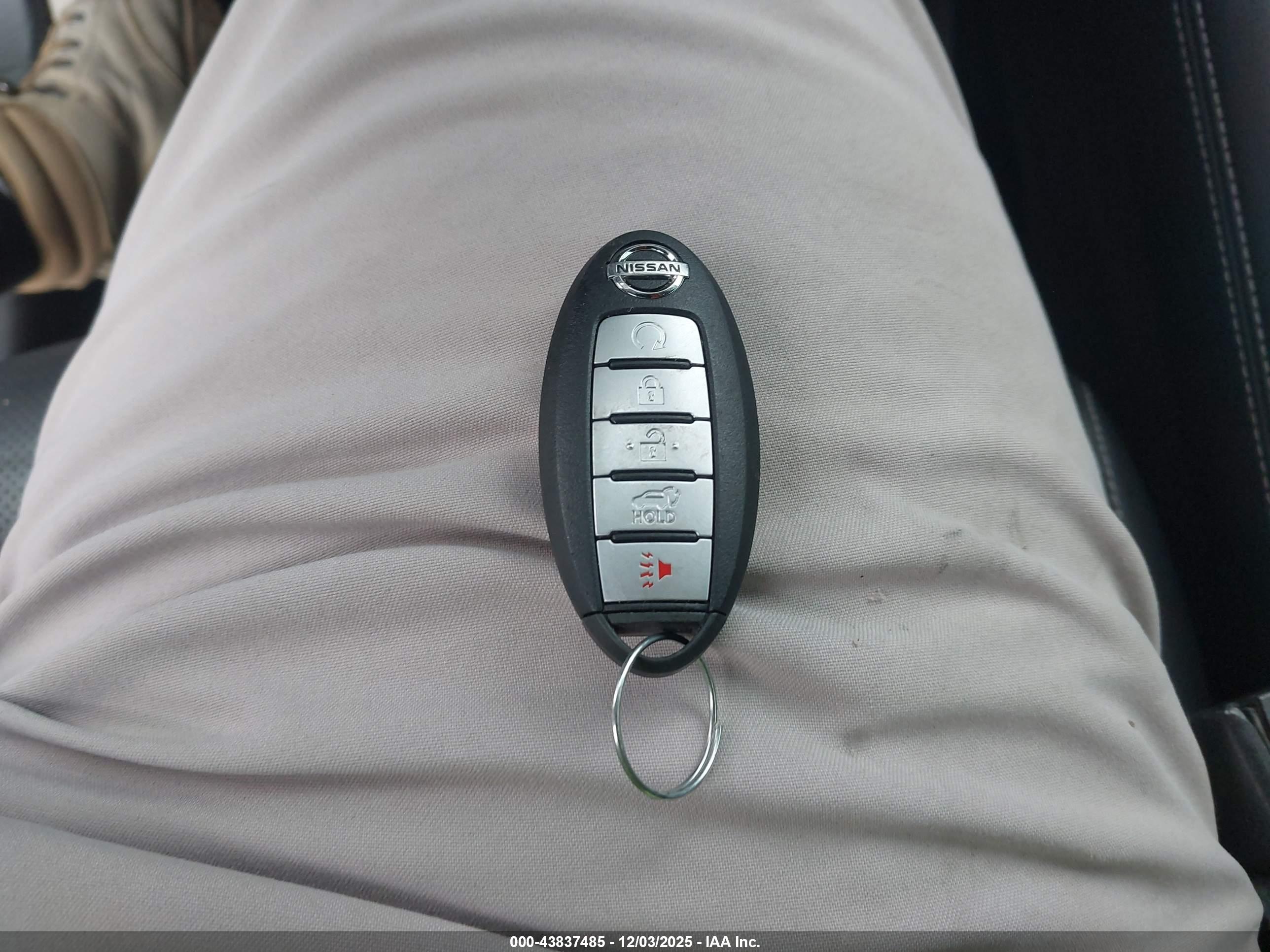 NISSAN MURANO image 11