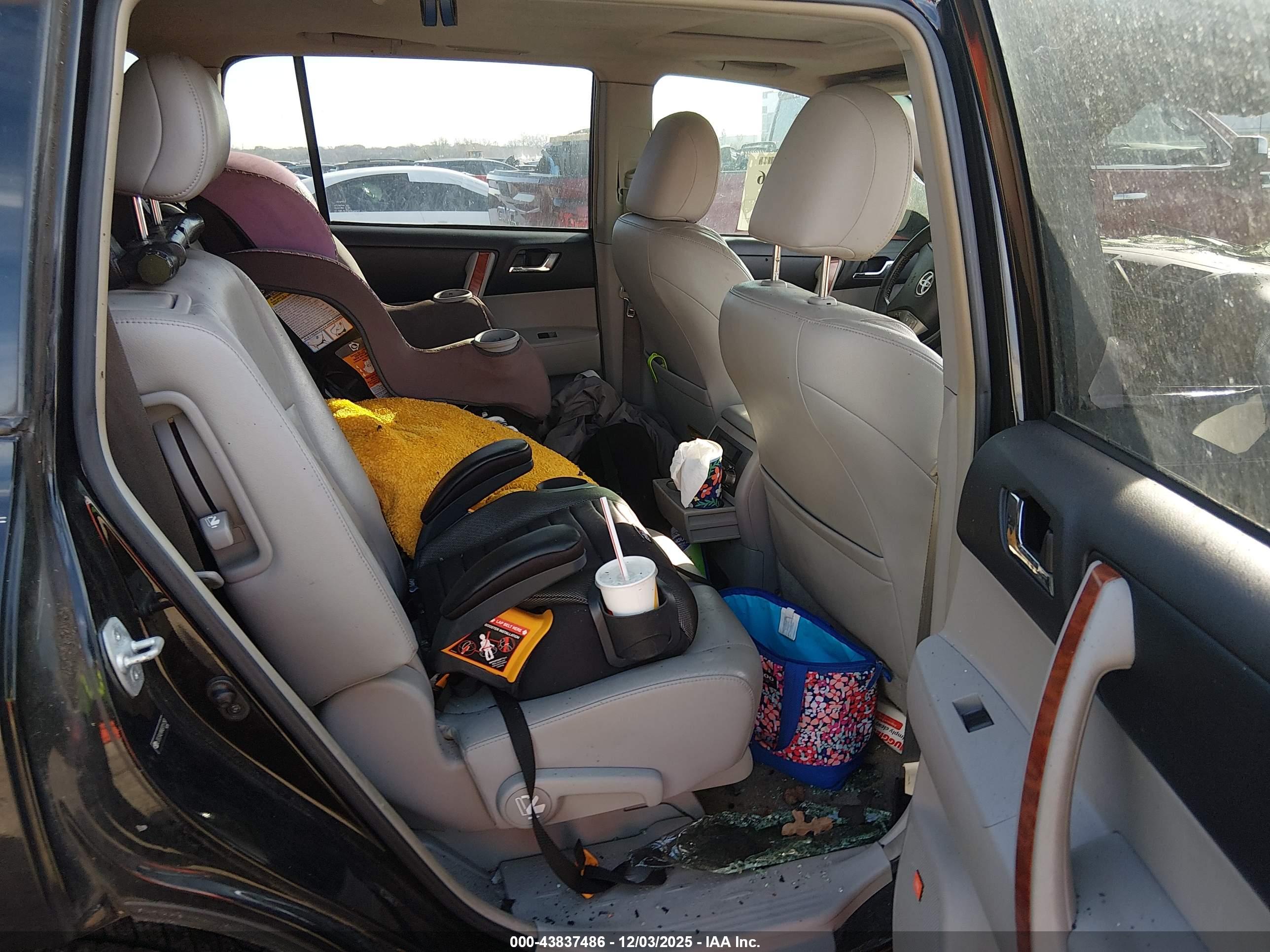 TOYOTA HIGHLANDER image 8