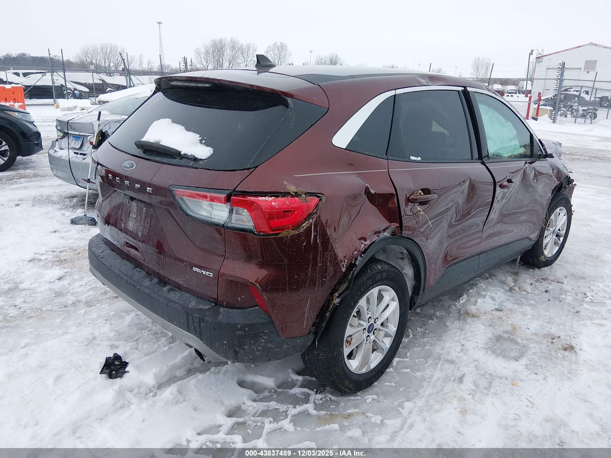 FORD ESCAPE image 4