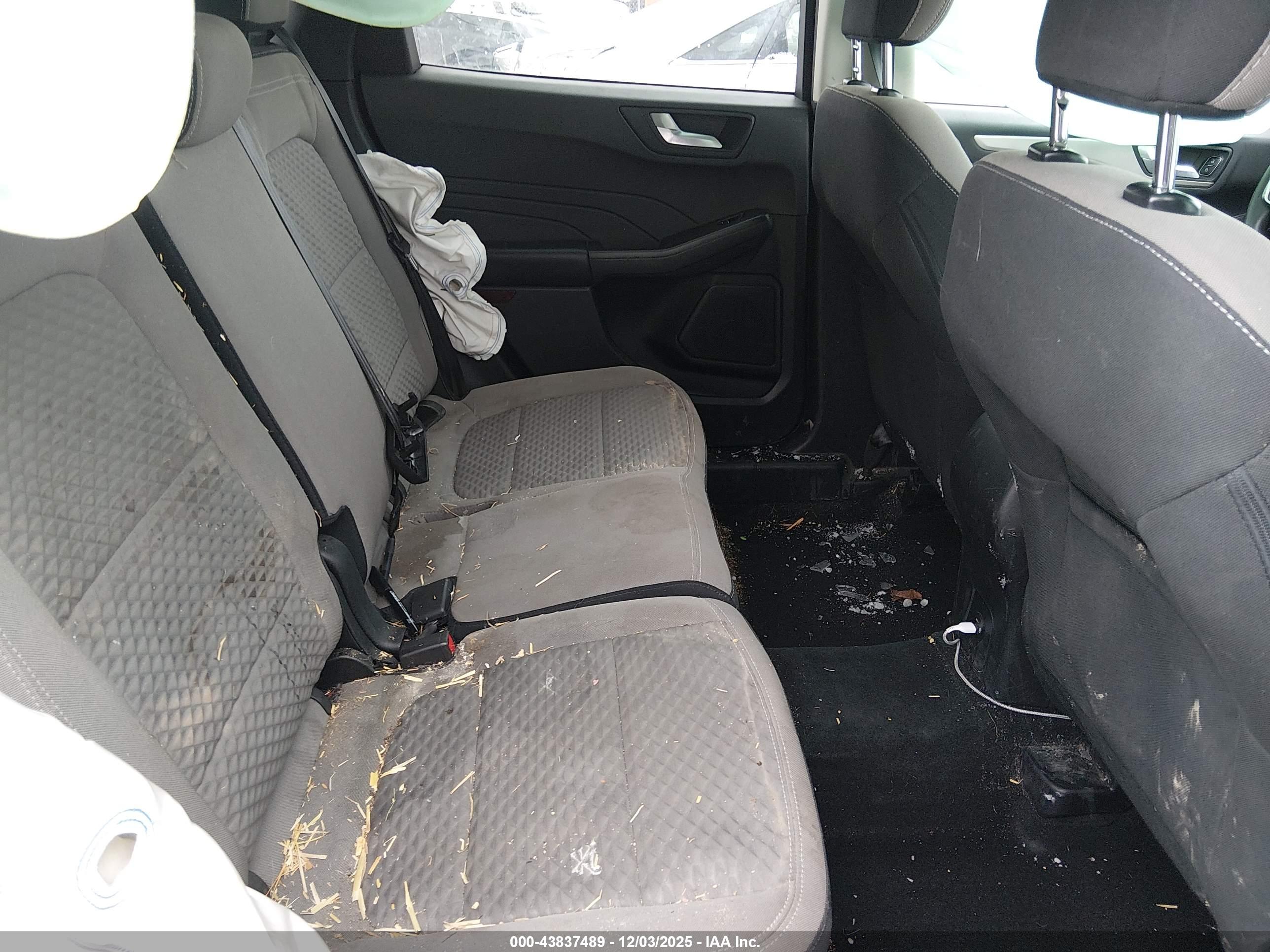 FORD ESCAPE image 8