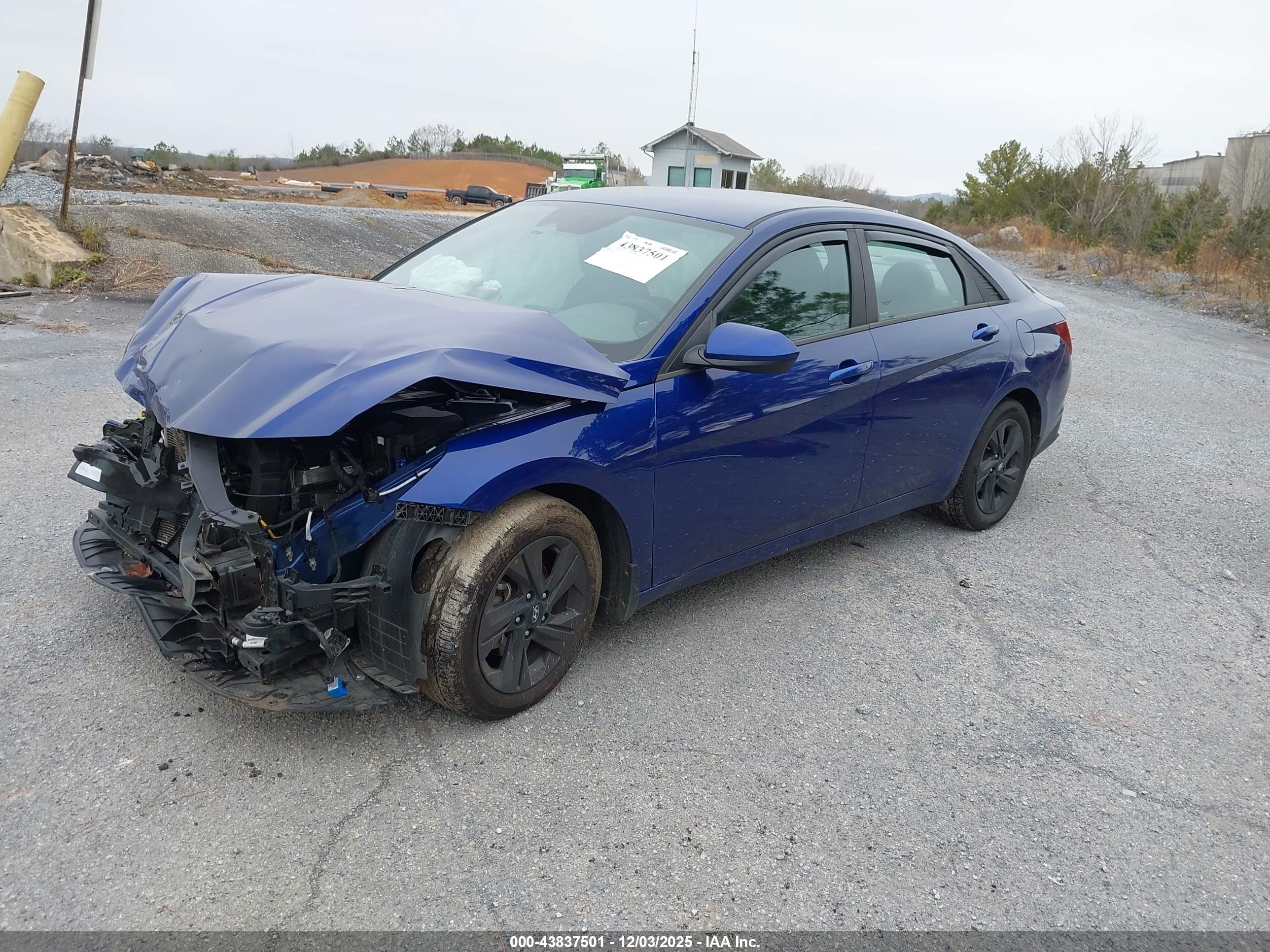 HYUNDAI ELANTRA image 2