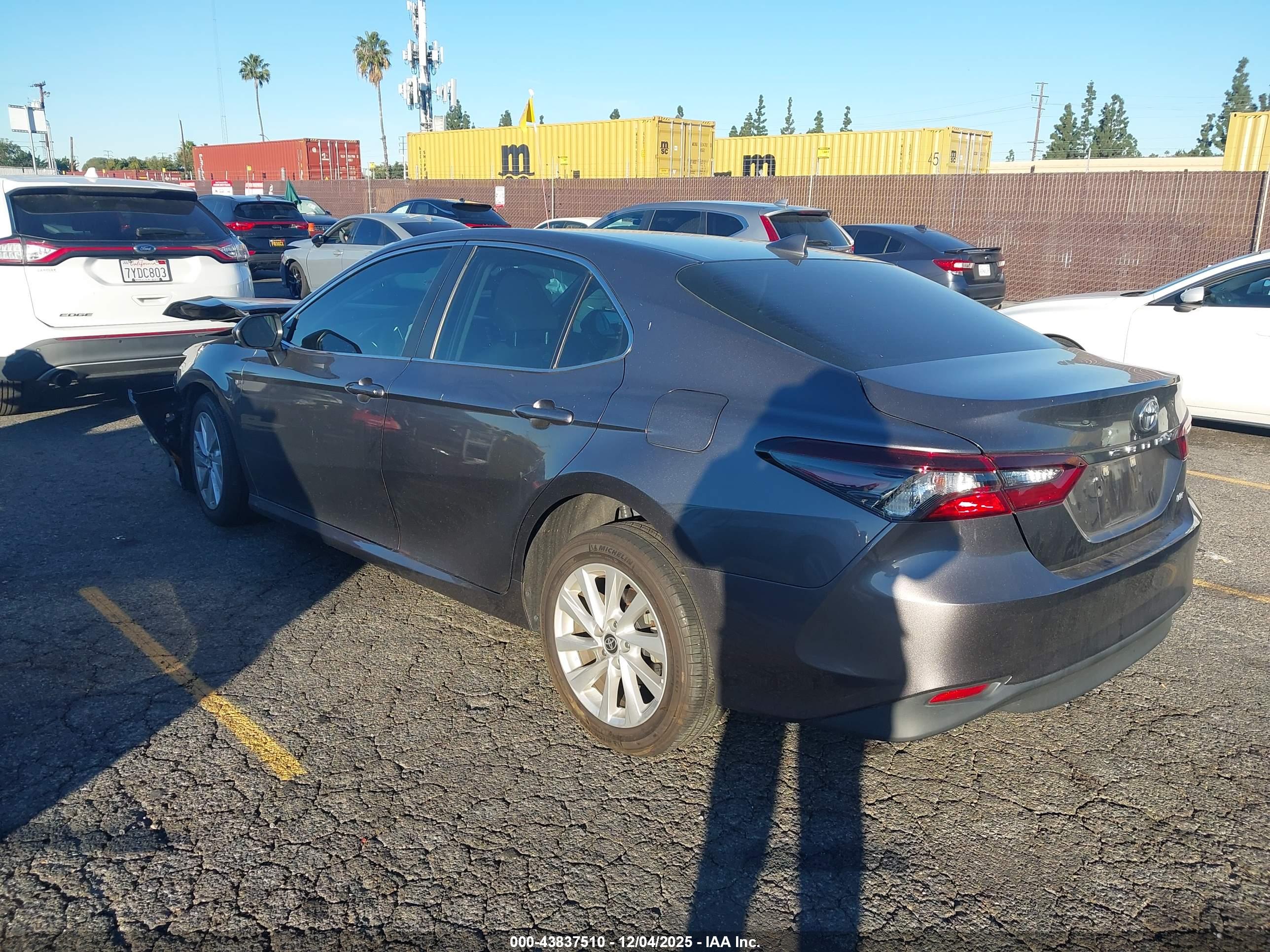 TOYOTA CAMRY image 3