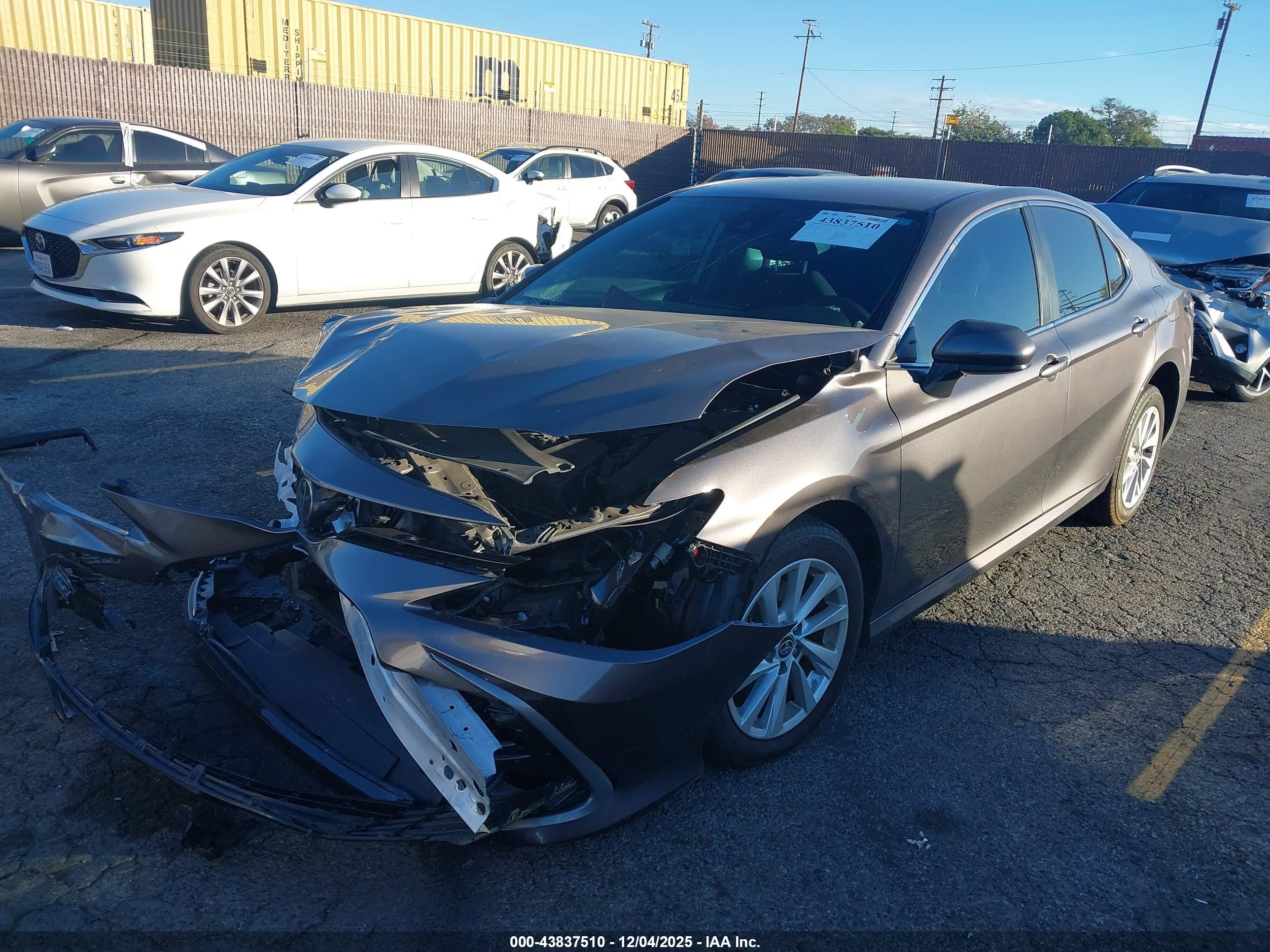 TOYOTA CAMRY image 6