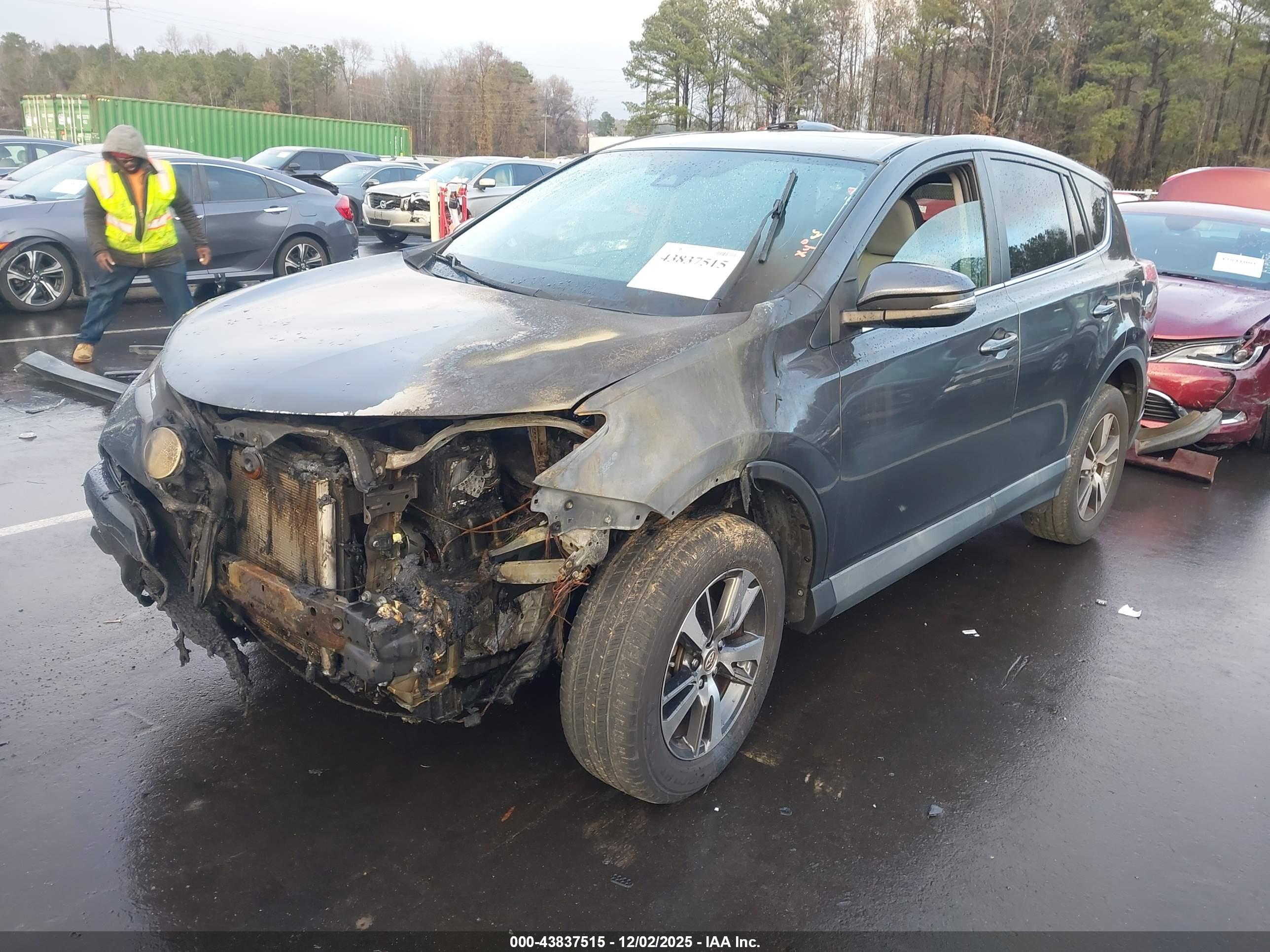 TOYOTA RAV4 image 2