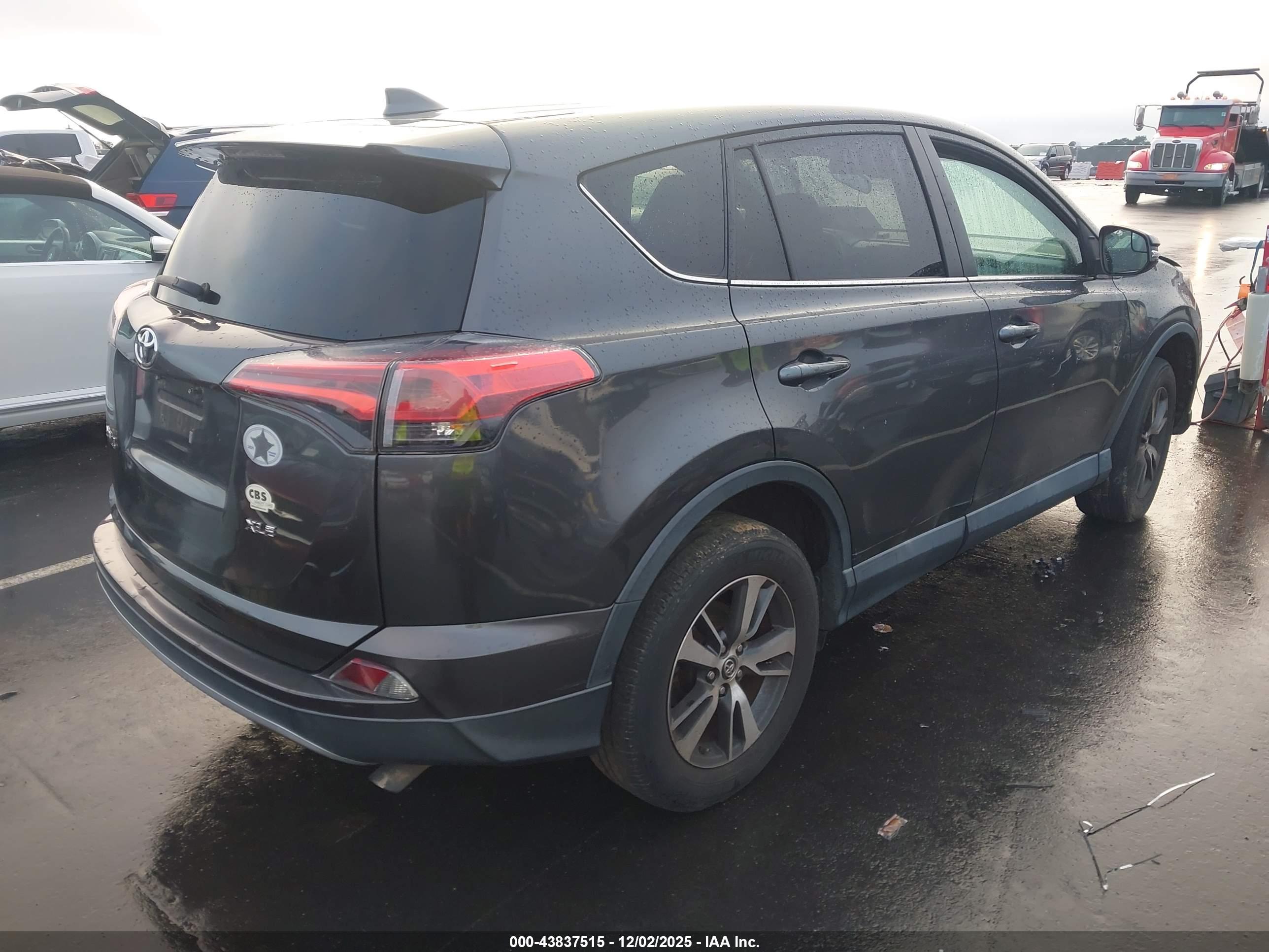 TOYOTA RAV4 image 4