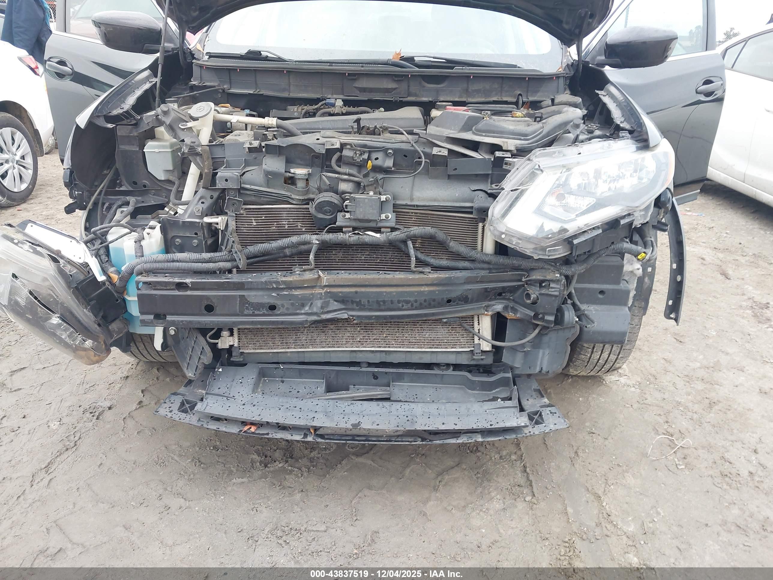NISSAN ROGUE image 6